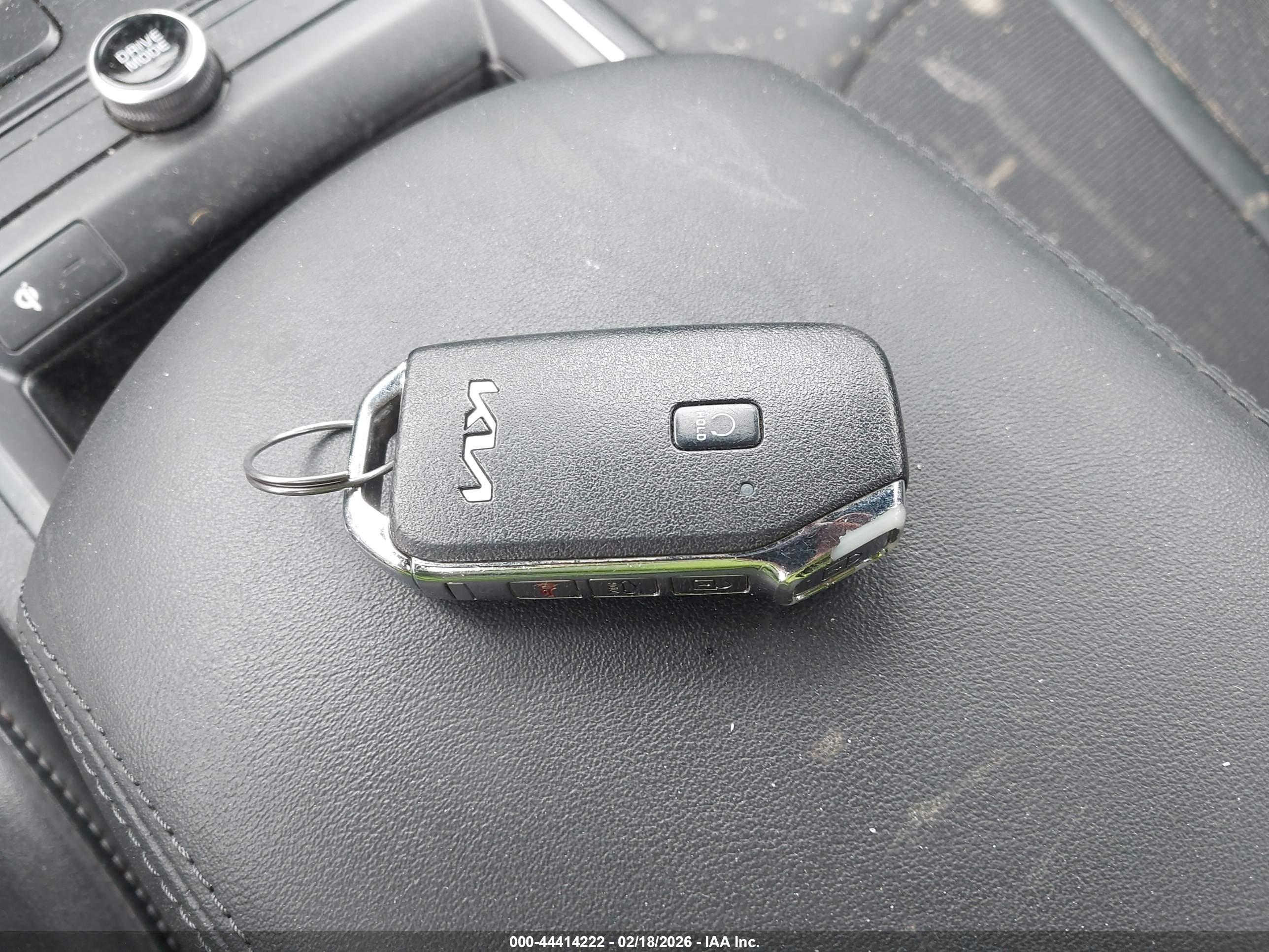 KIA K5 image 11