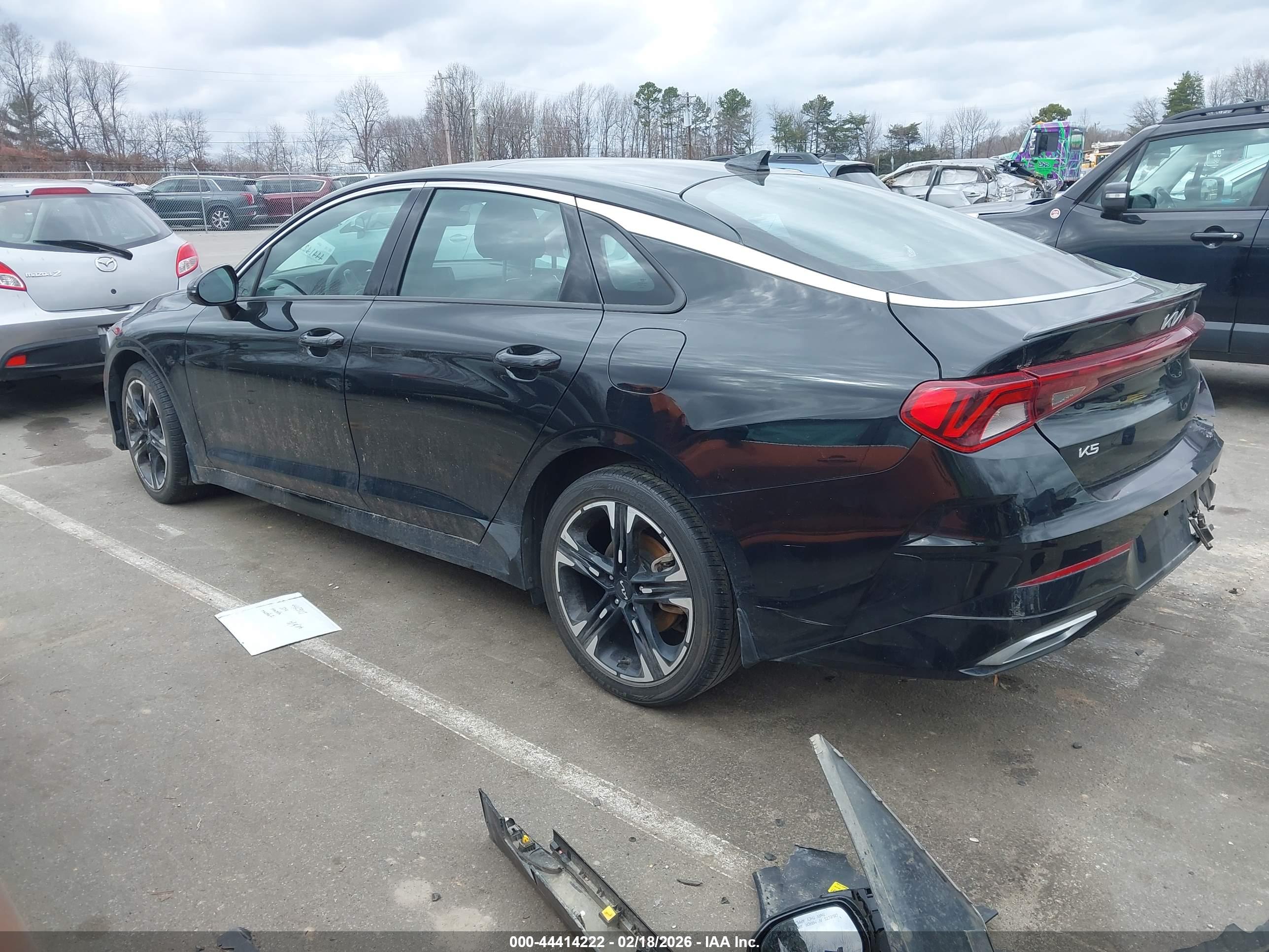 KIA K5 image 3