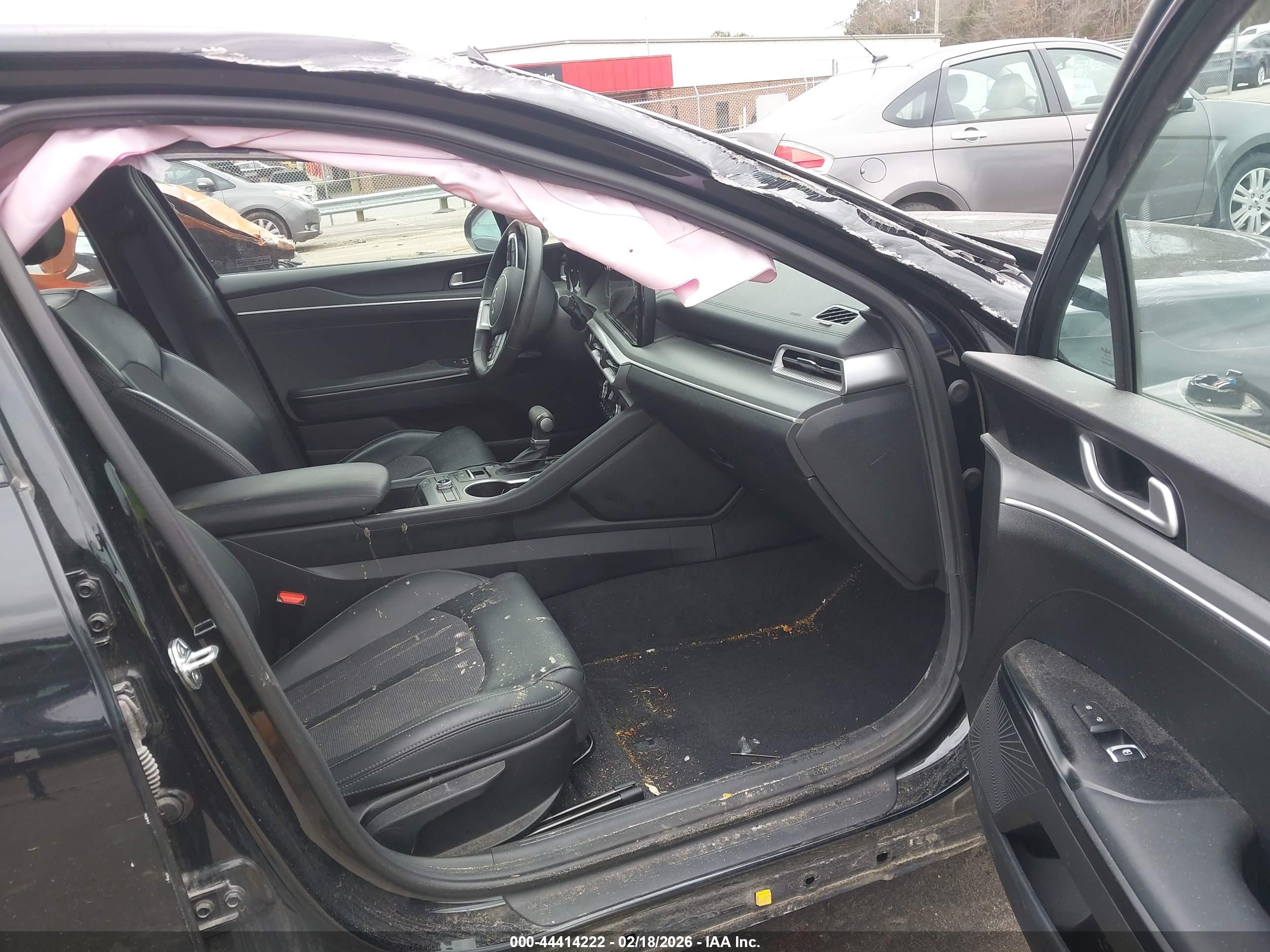 KIA K5 image 5