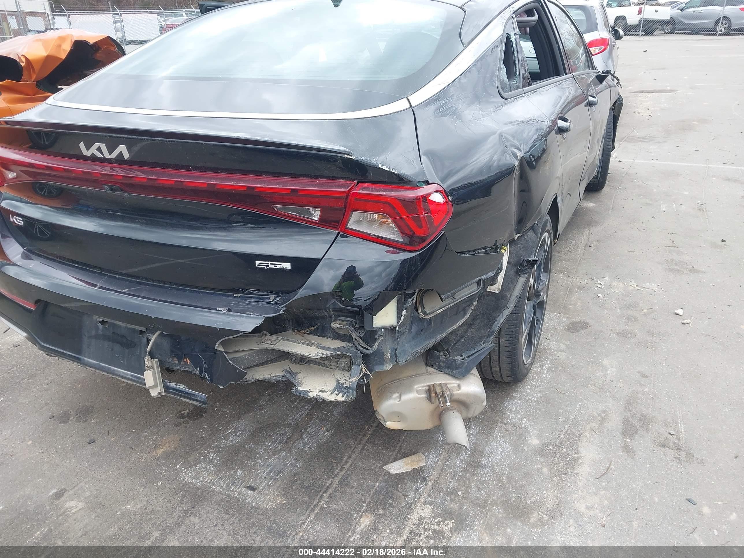 KIA K5 image 6
