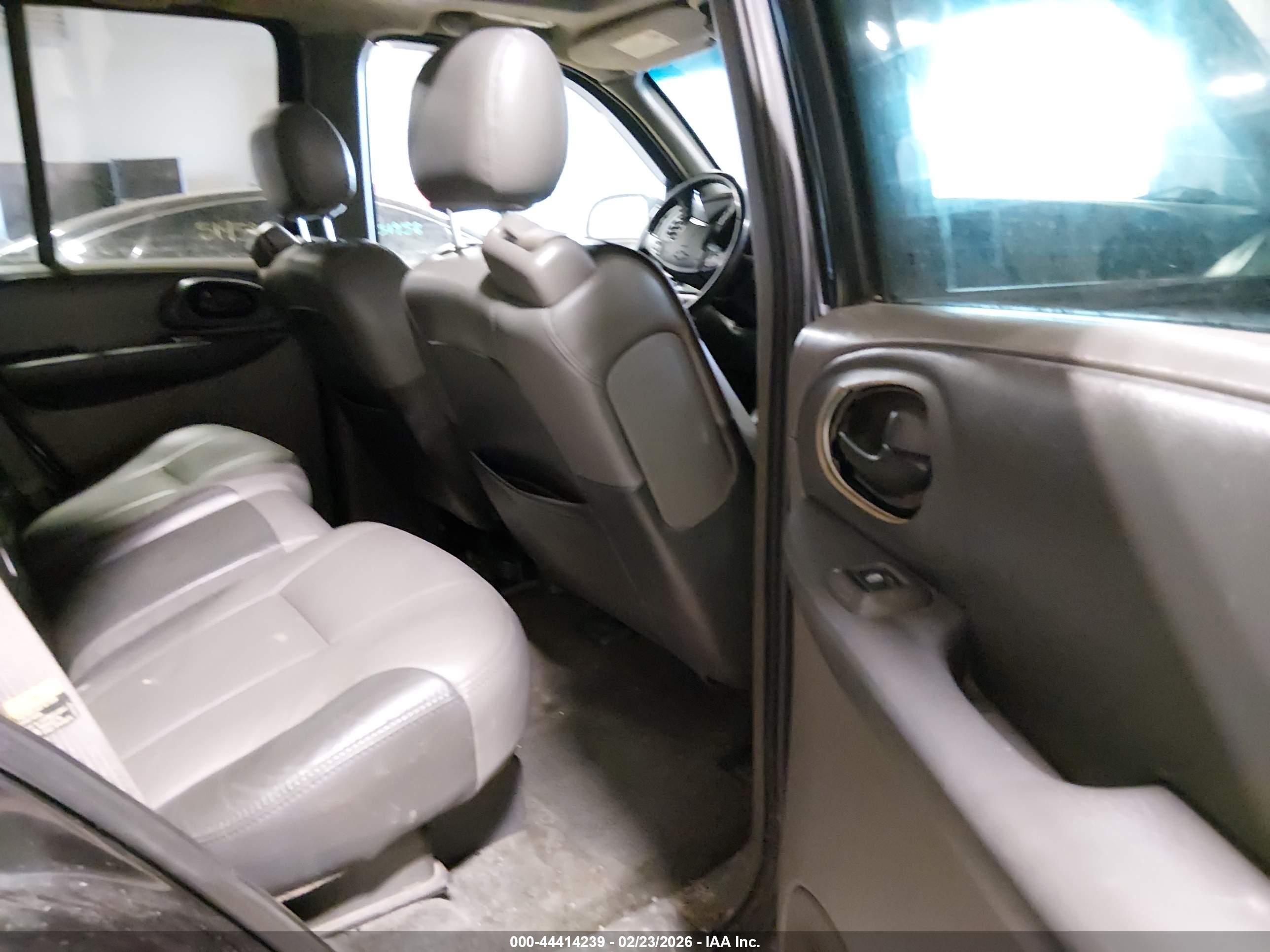 CHEVROLET TRAILBLAZER image 8