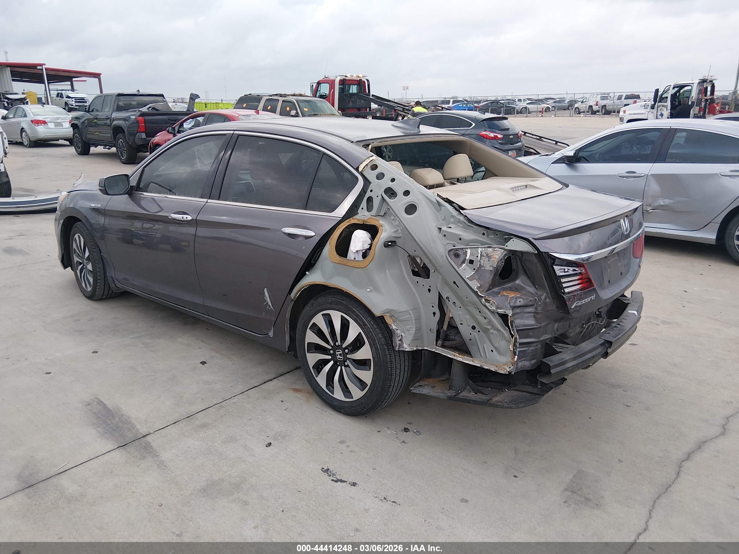 HONDA ACCORD image 3