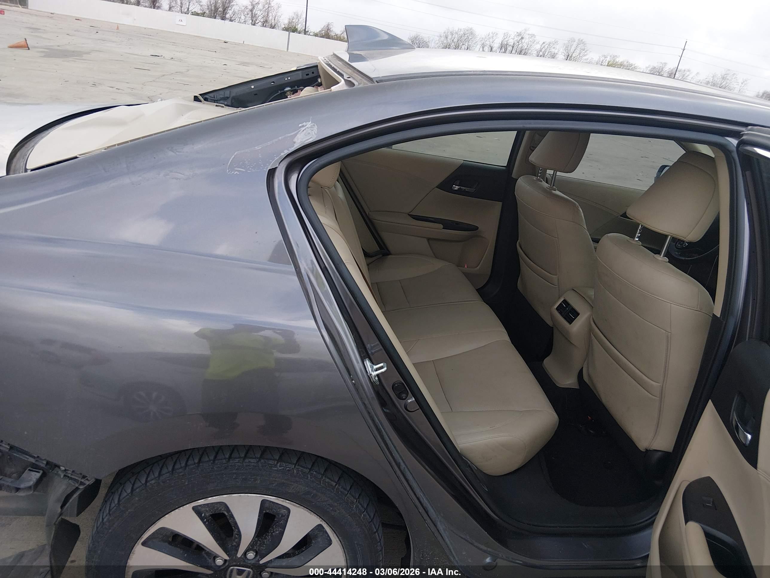 HONDA ACCORD image 8