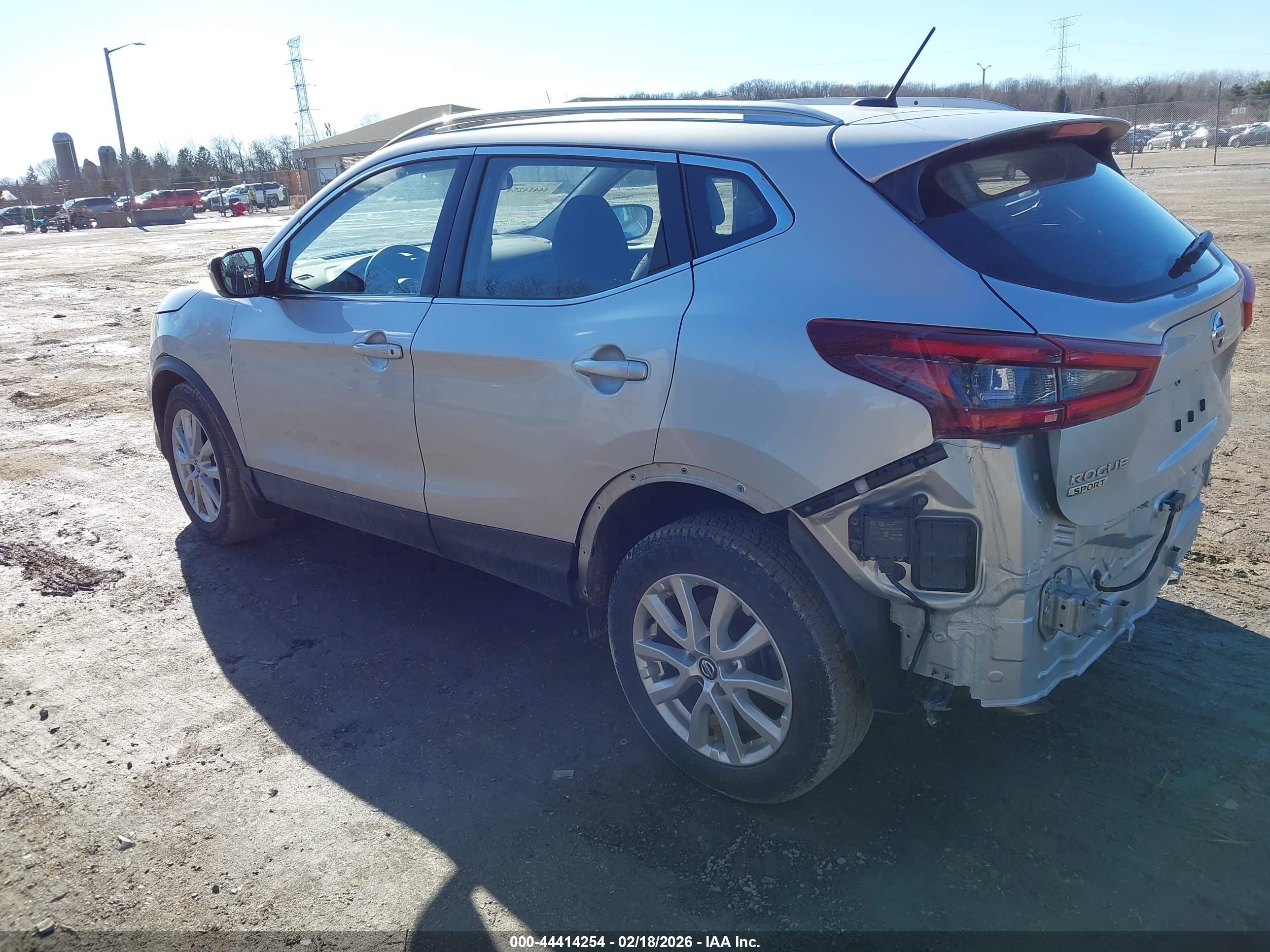 NISSAN ROGUE image 3