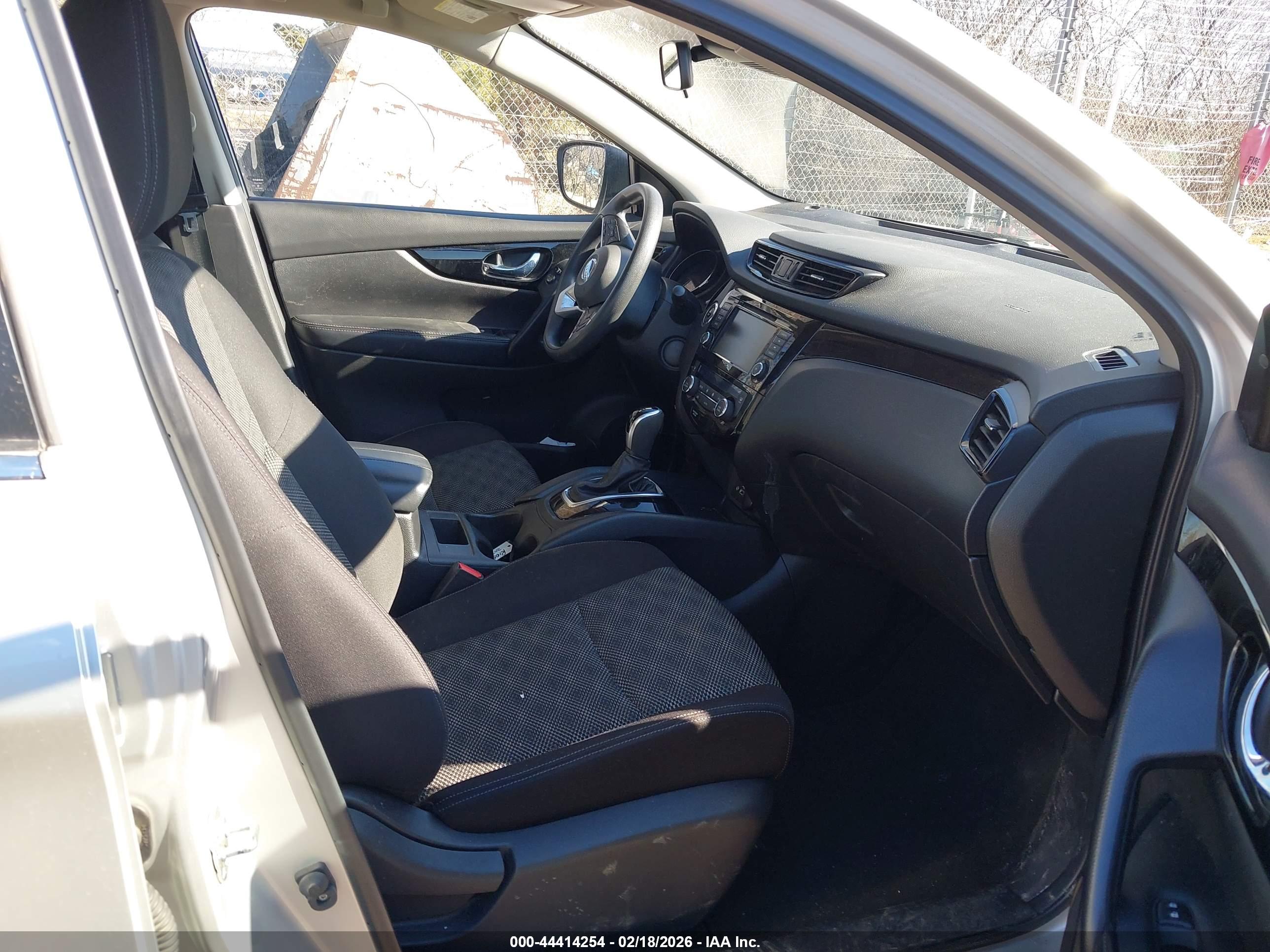 NISSAN ROGUE image 5