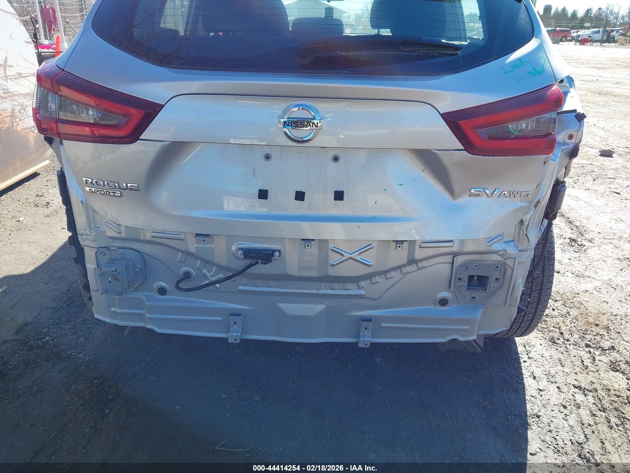 NISSAN ROGUE image 6