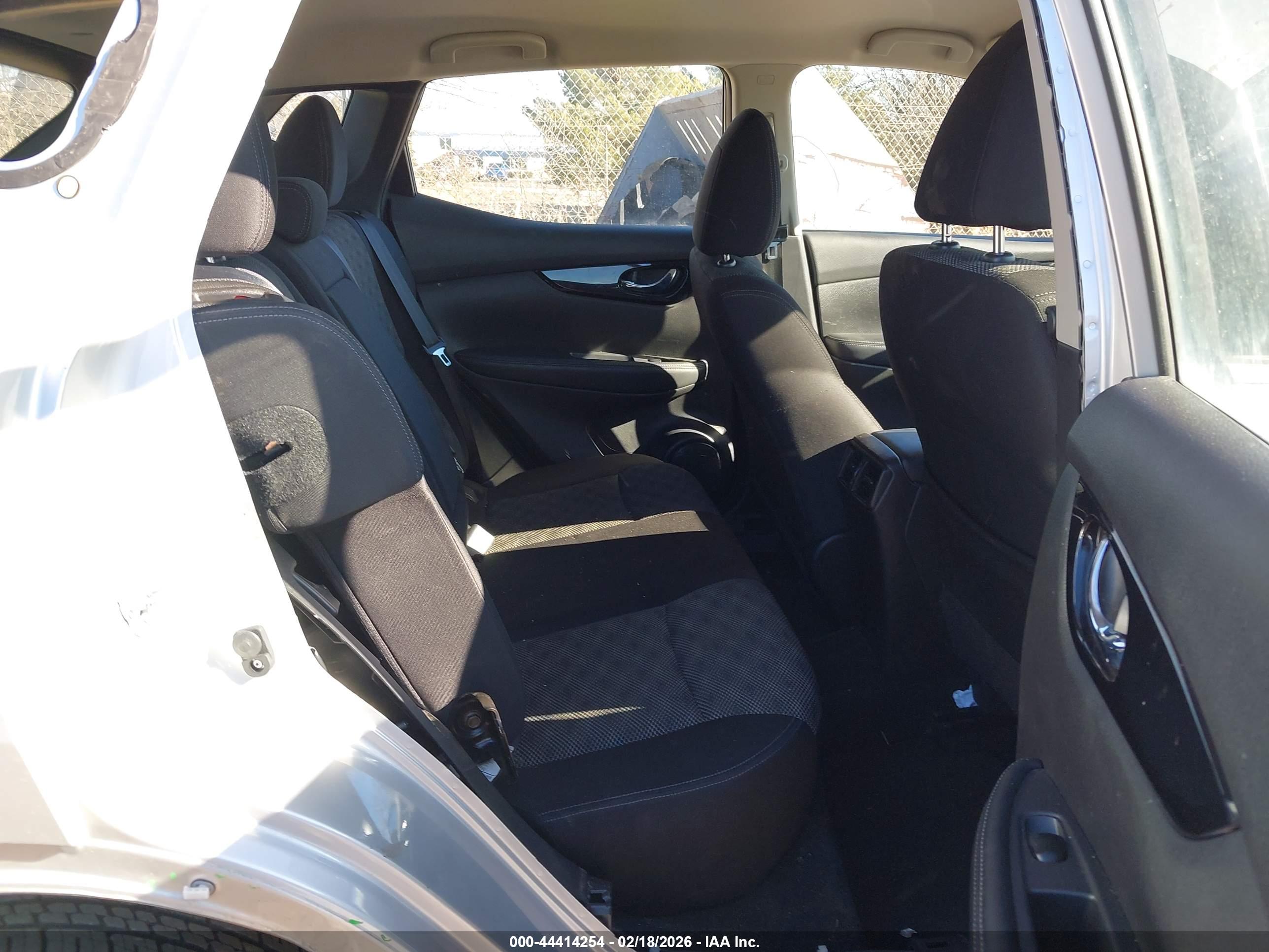 NISSAN ROGUE image 8
