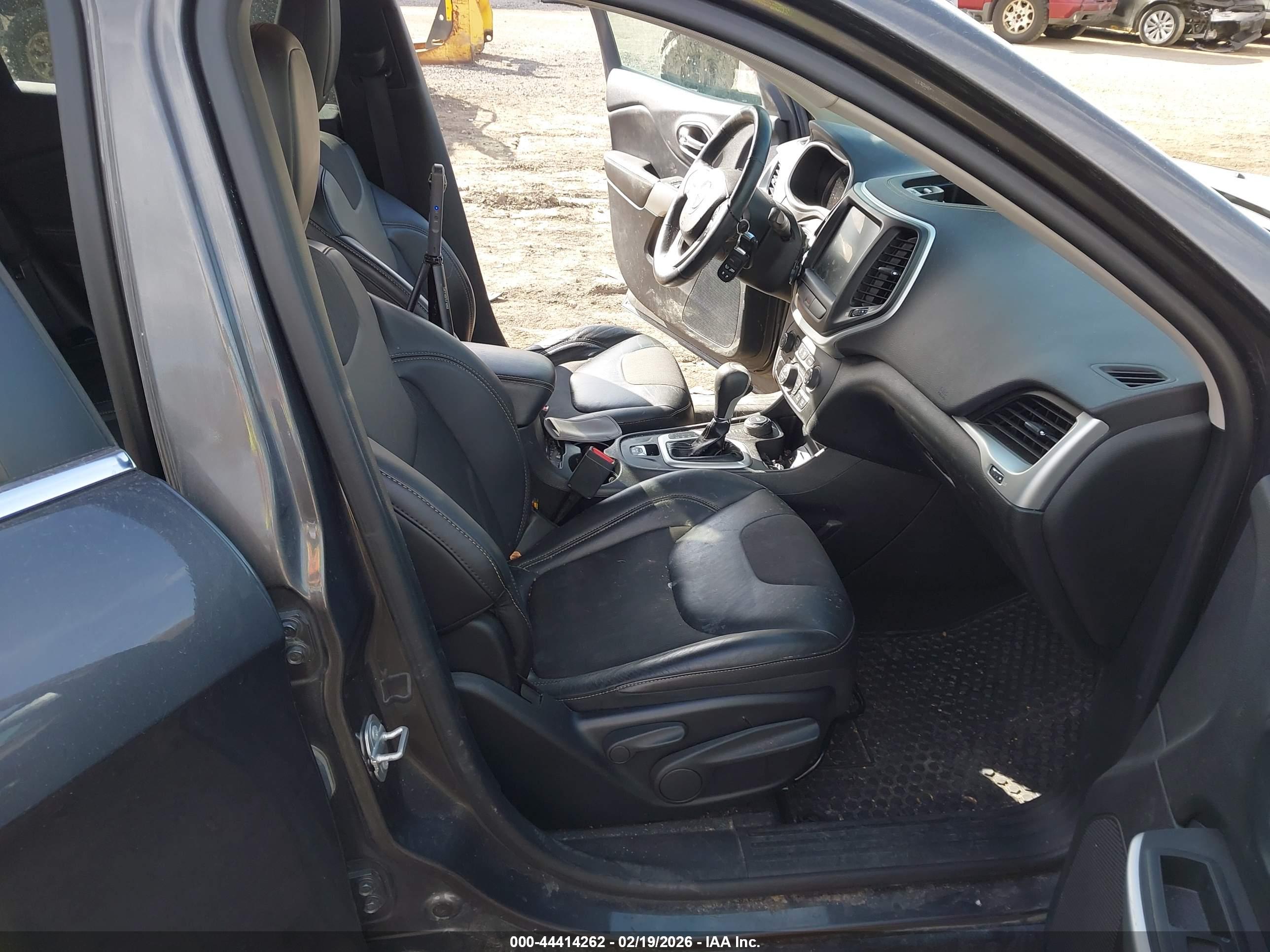 JEEP CHEROKEE image 5