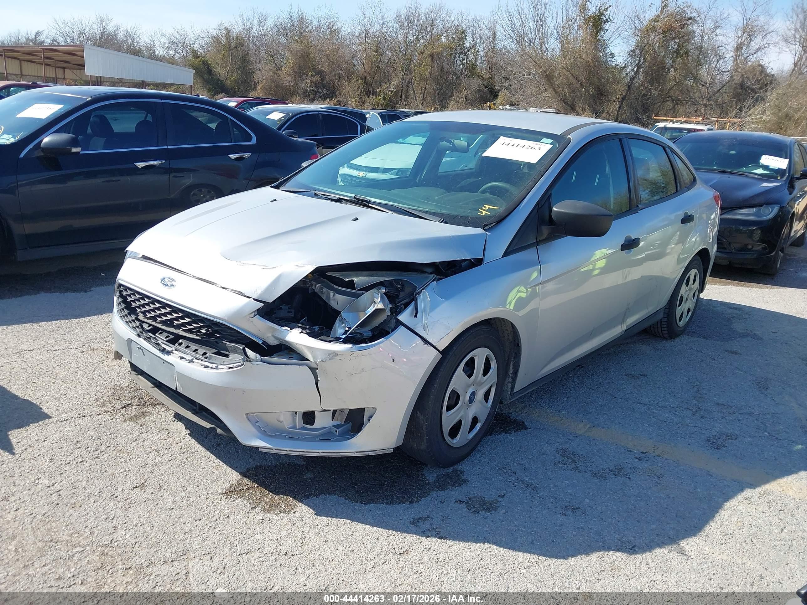 FORD FOCUS image 2