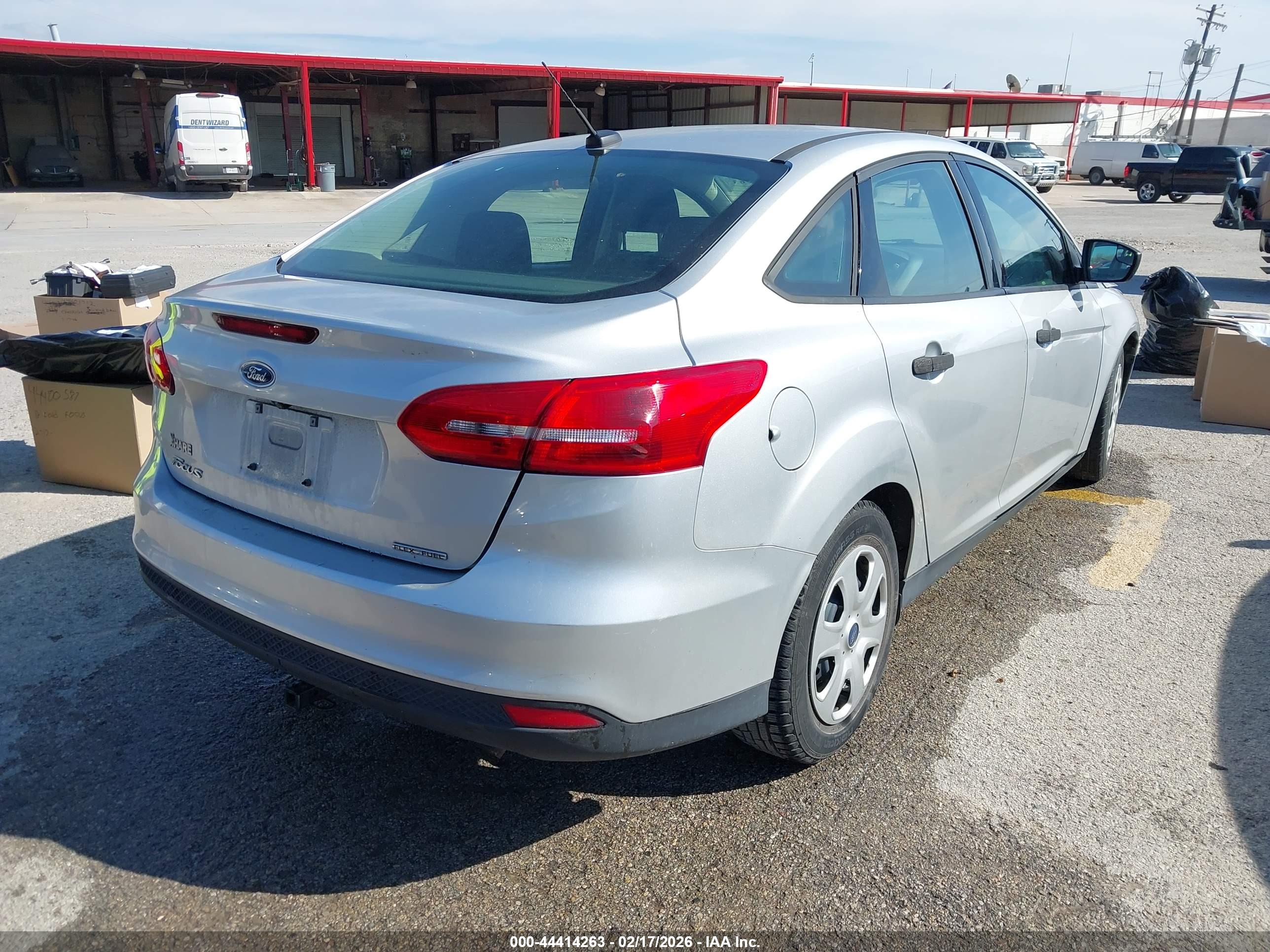 FORD FOCUS image 4