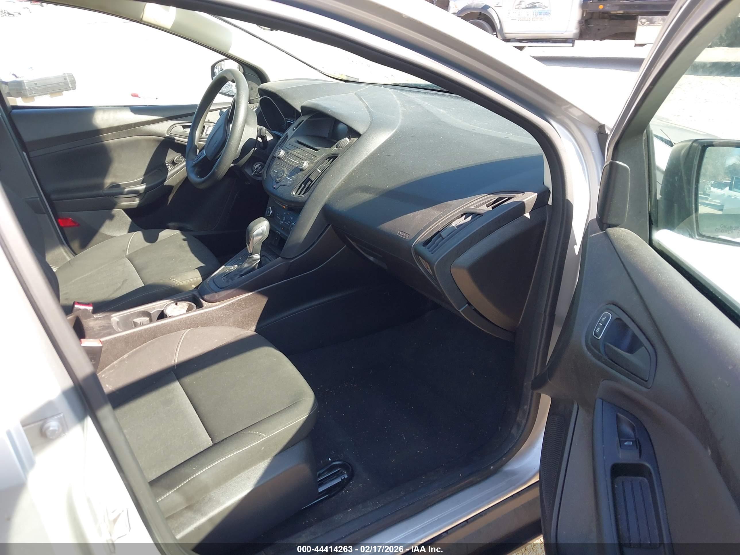 FORD FOCUS image 5