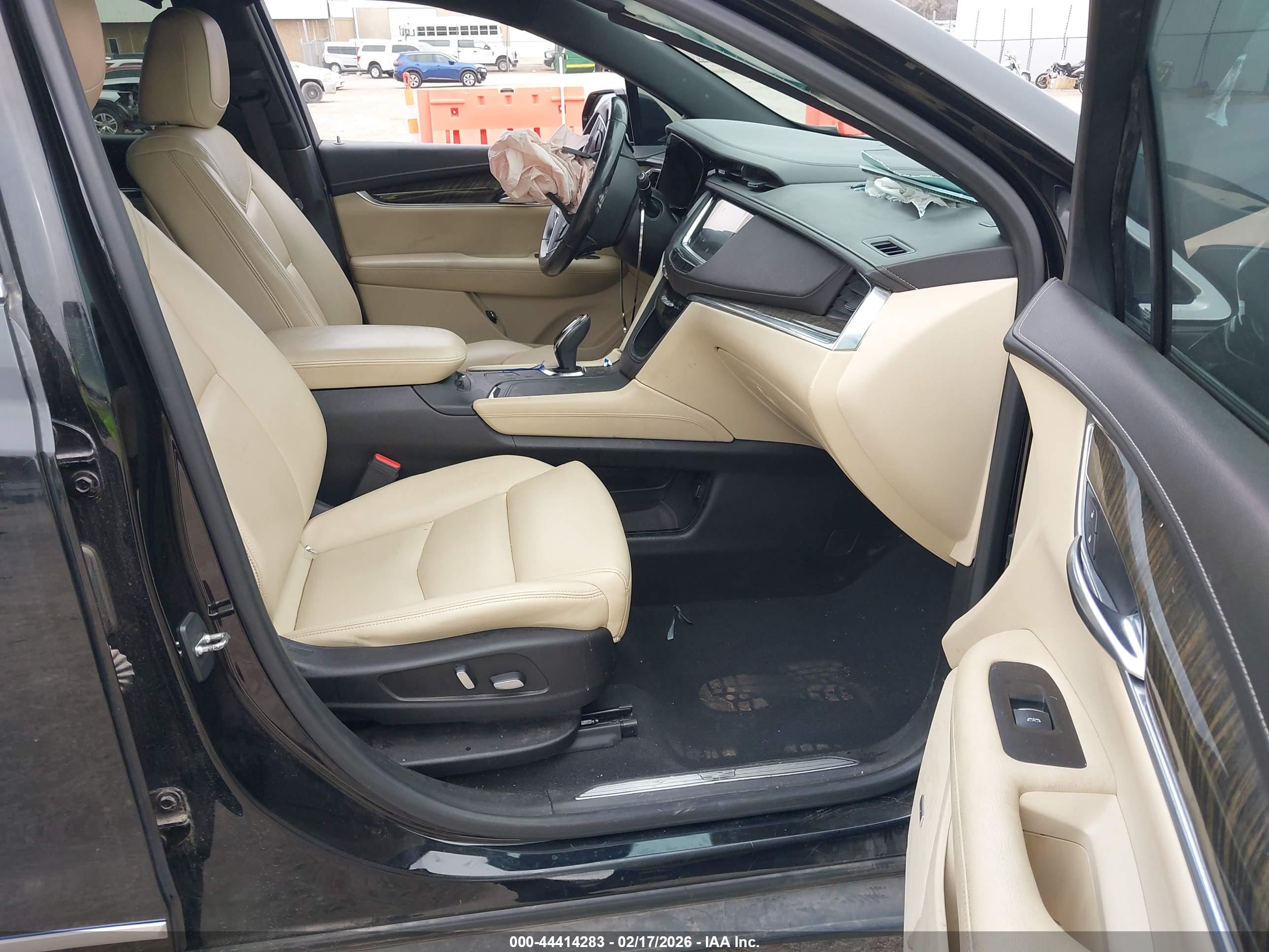 CADILLAC XT5 image 5