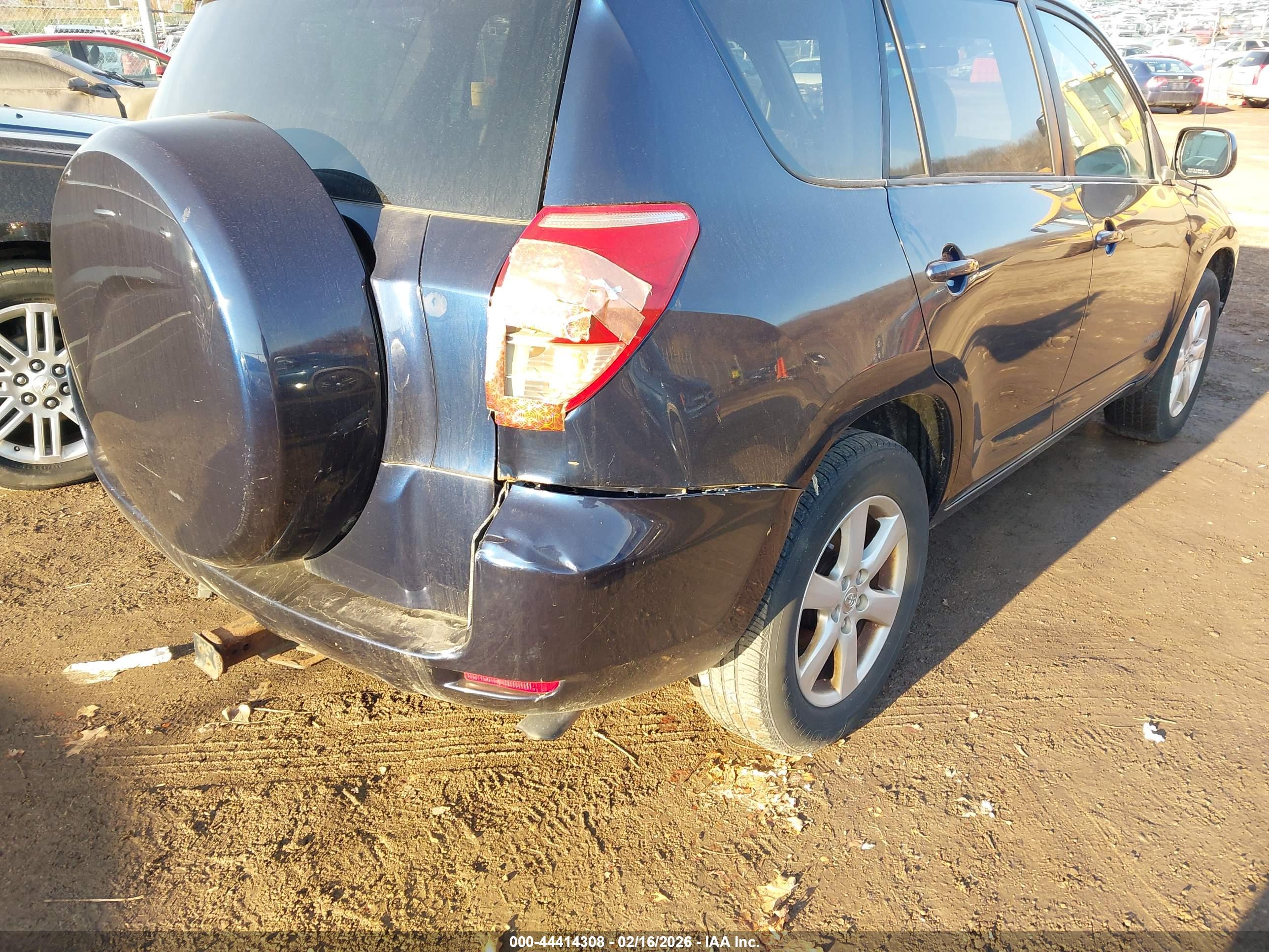 TOYOTA RAV4 image 6