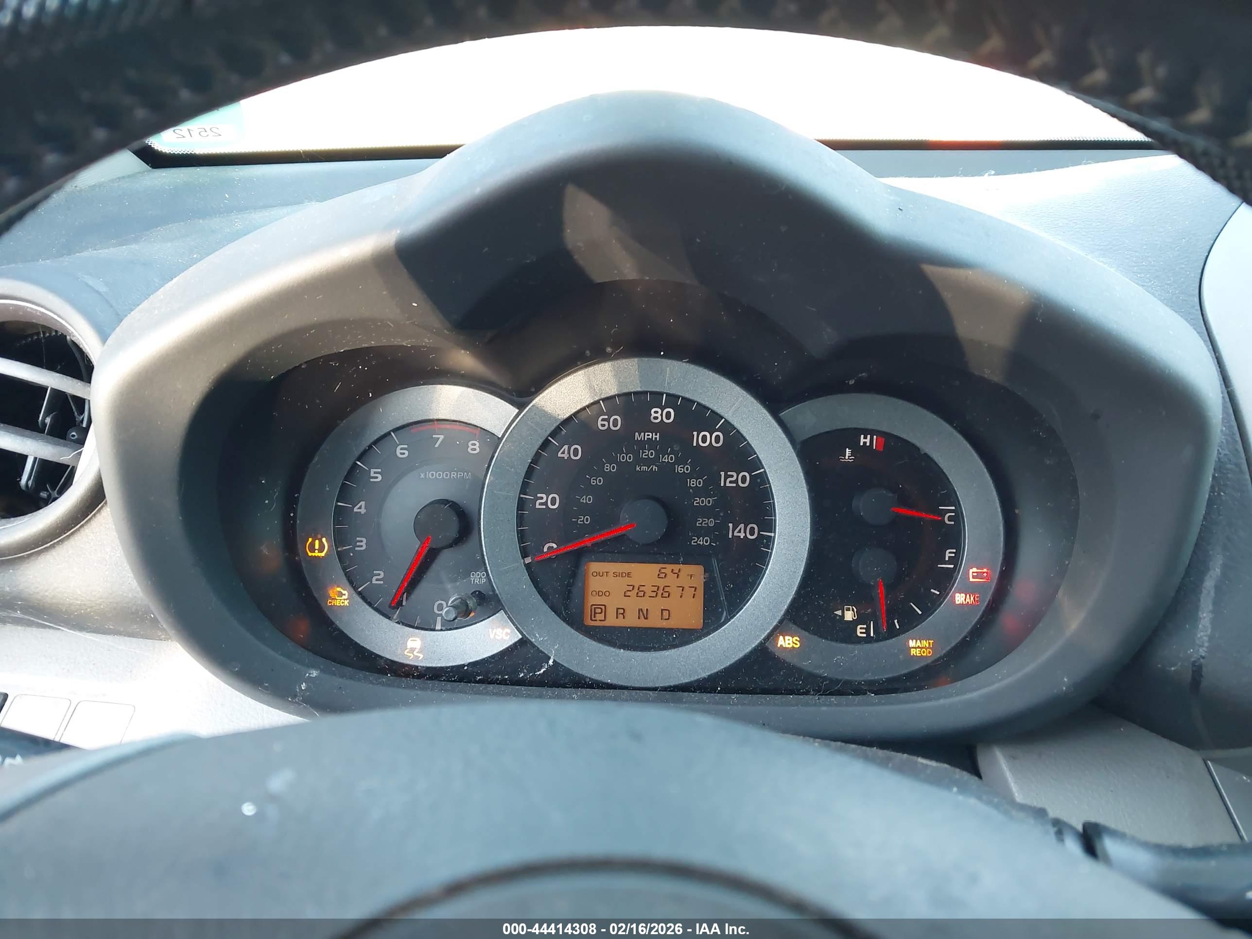 TOYOTA RAV4 image 7