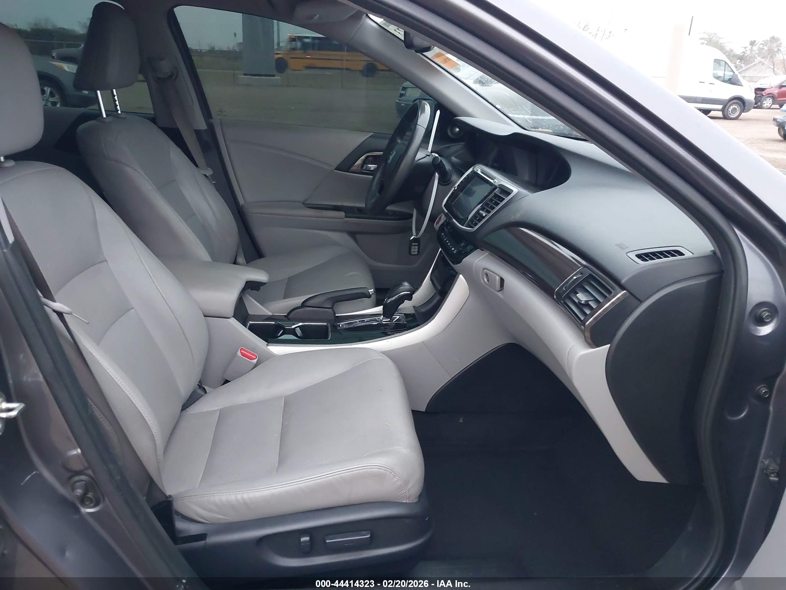 HONDA ACCORD image 5