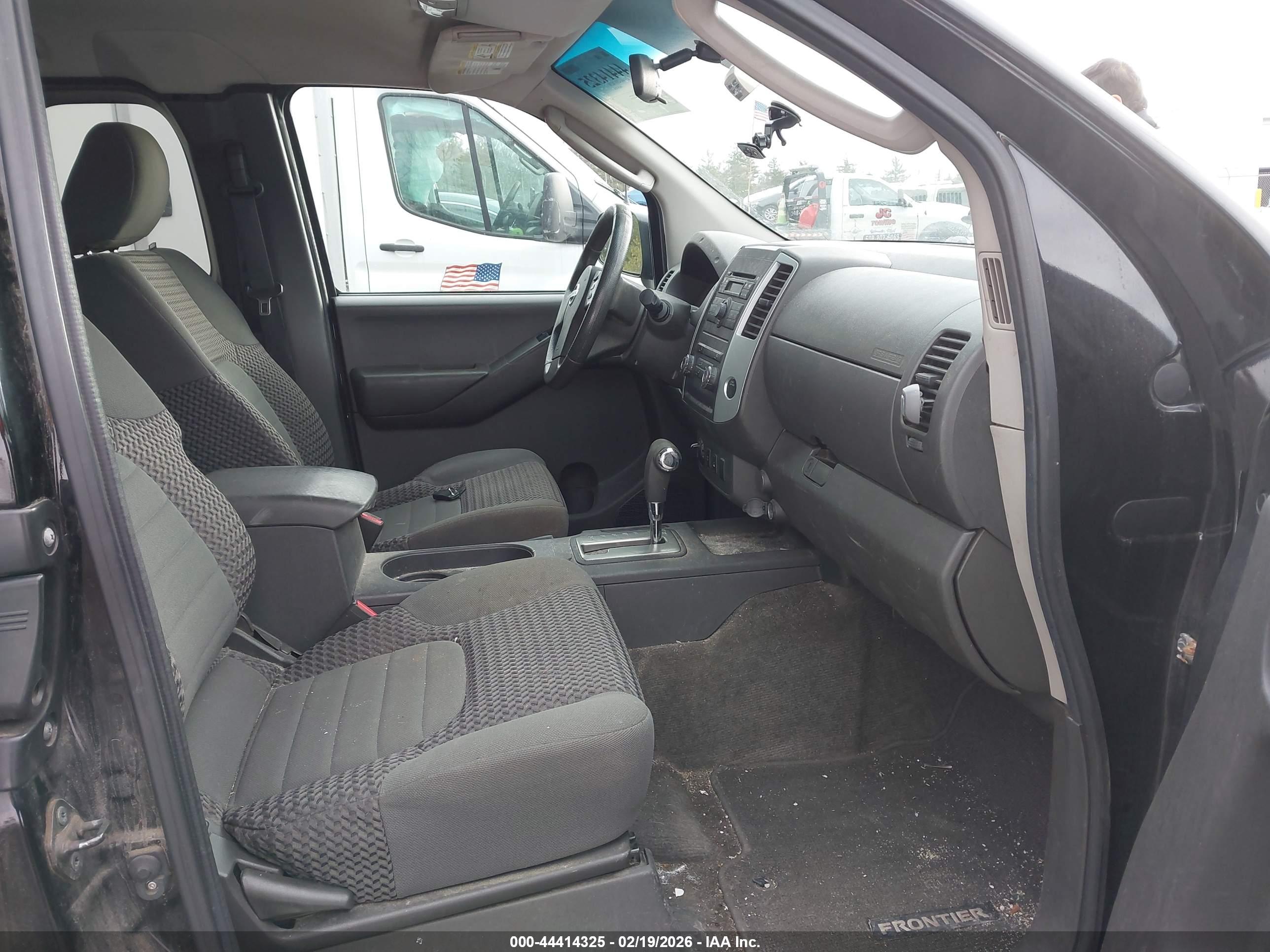 NISSAN FRONTIER image 5