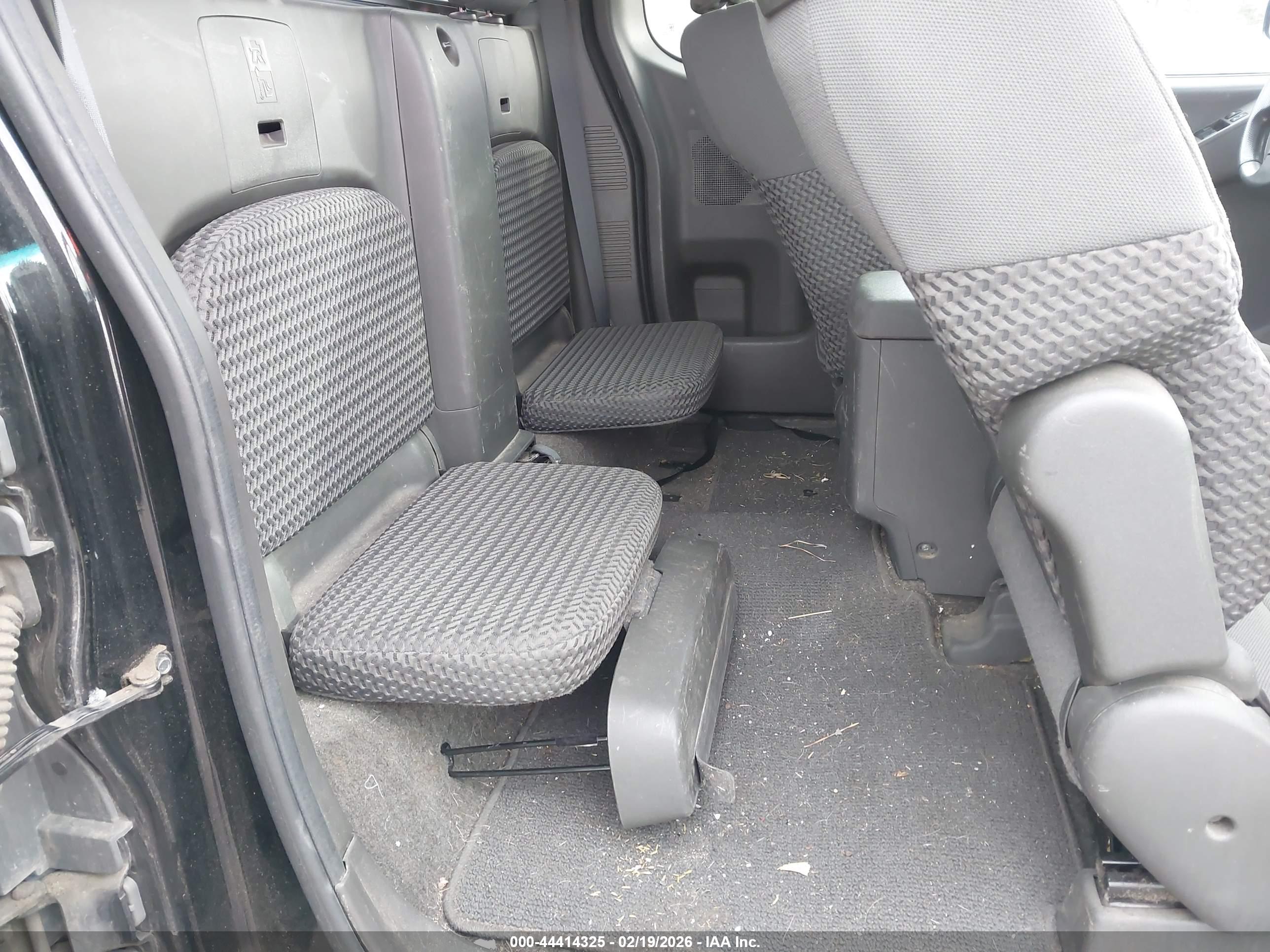 NISSAN FRONTIER image 8