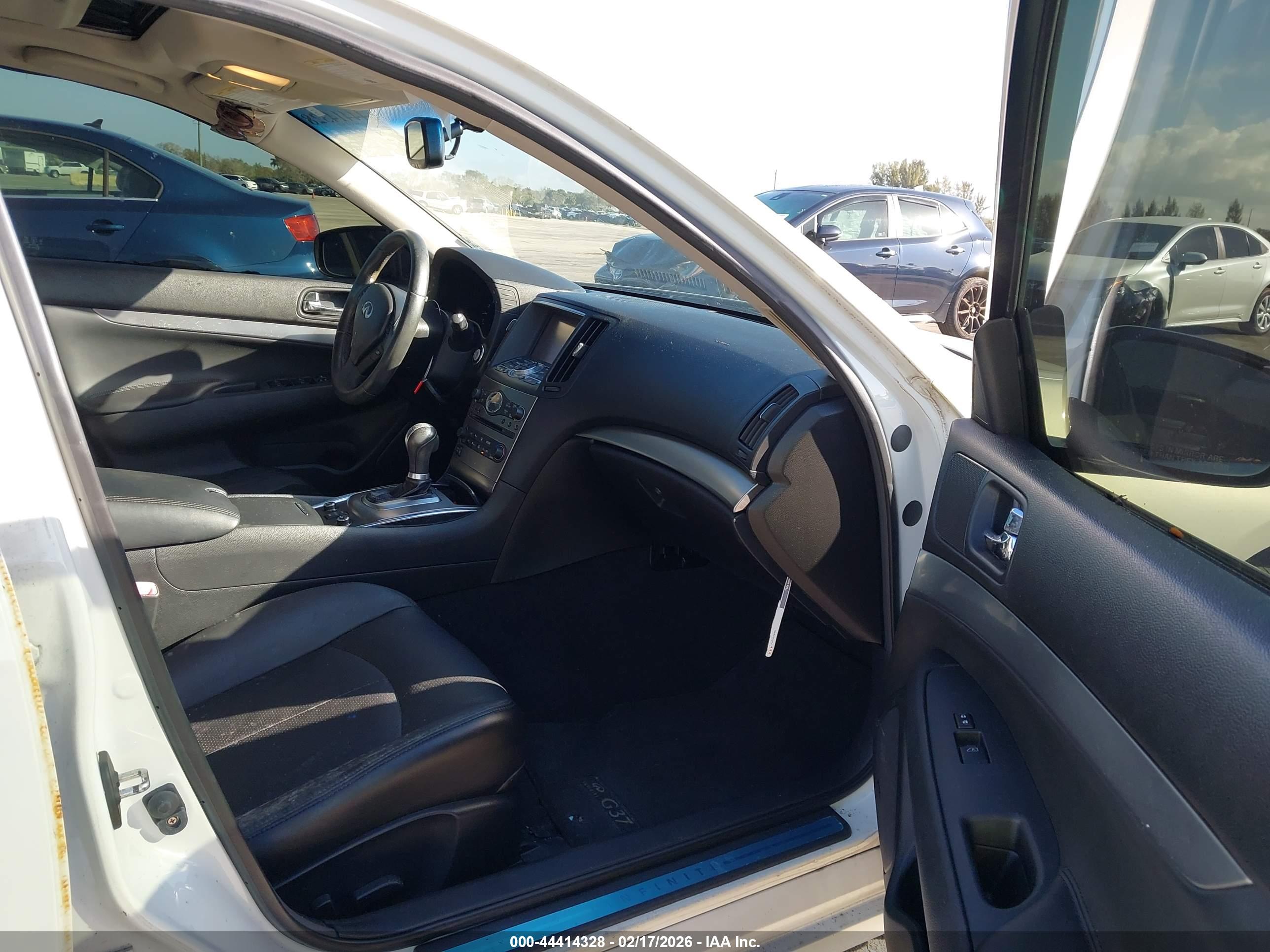 INFINITI G37X image 5