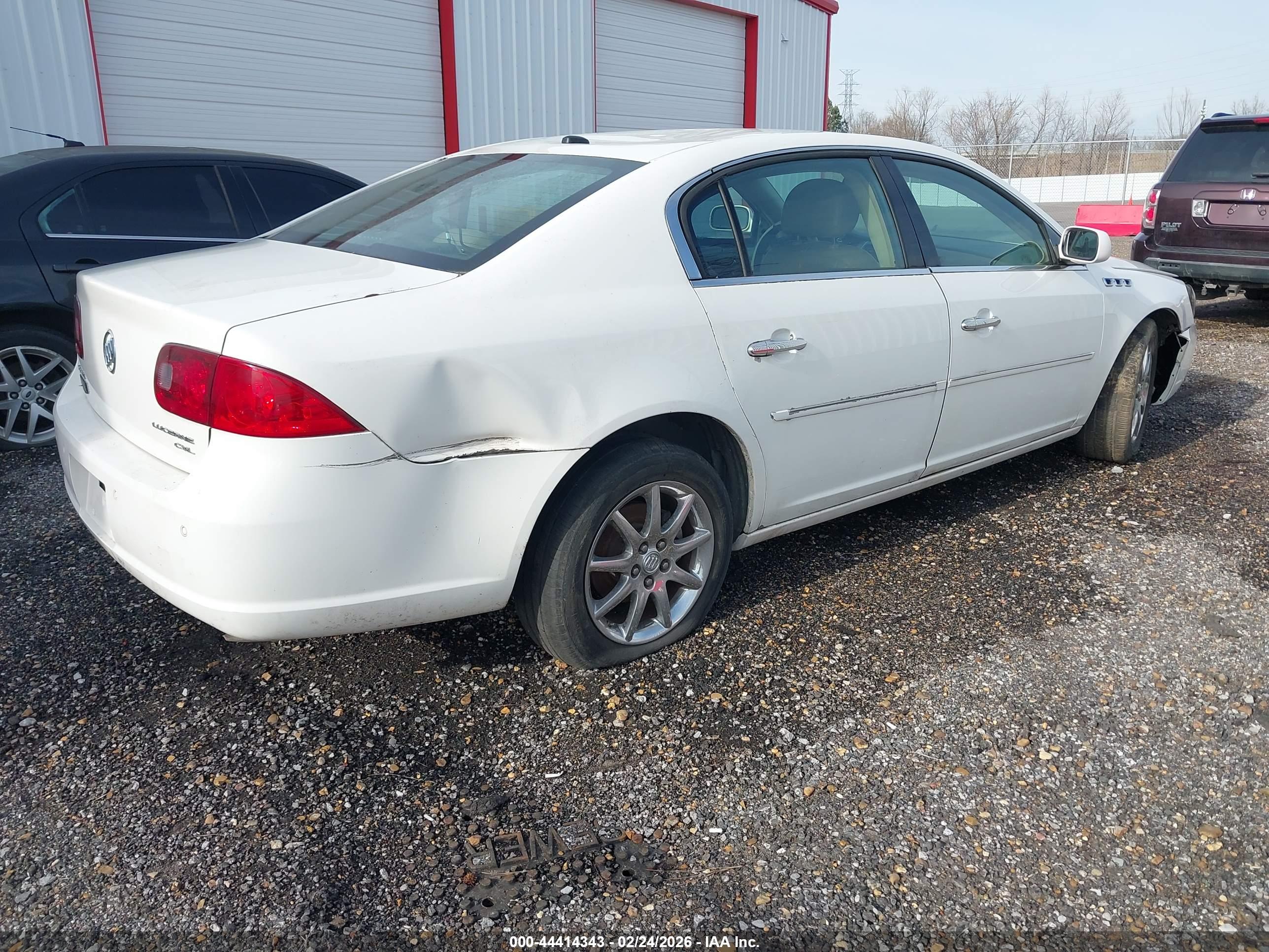 BUICK LUCERNE image 4