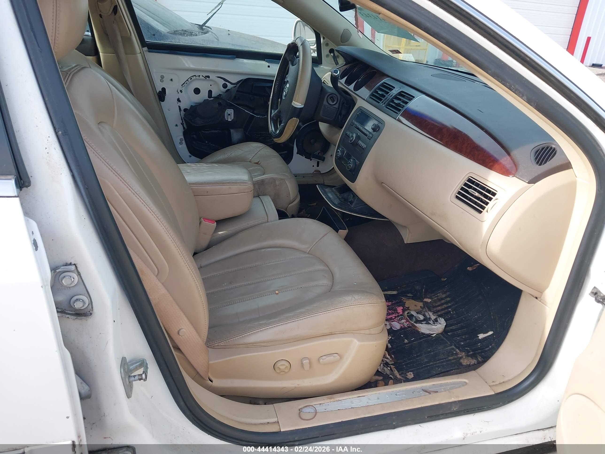 BUICK LUCERNE image 5
