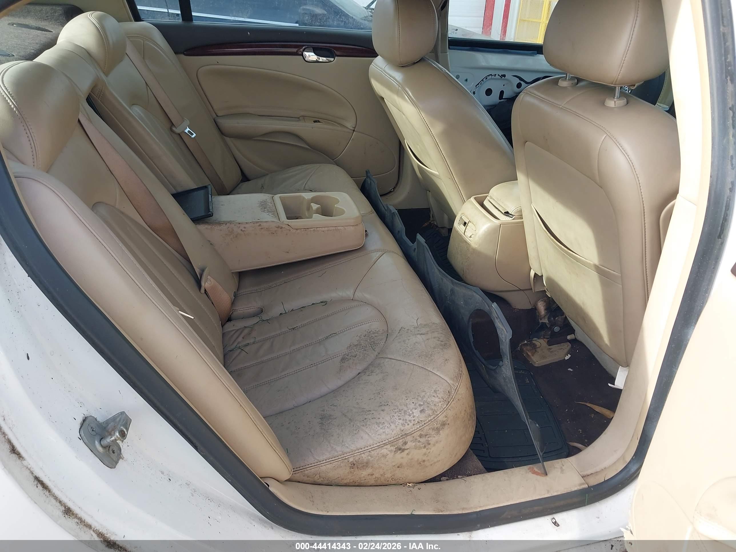 BUICK LUCERNE image 8