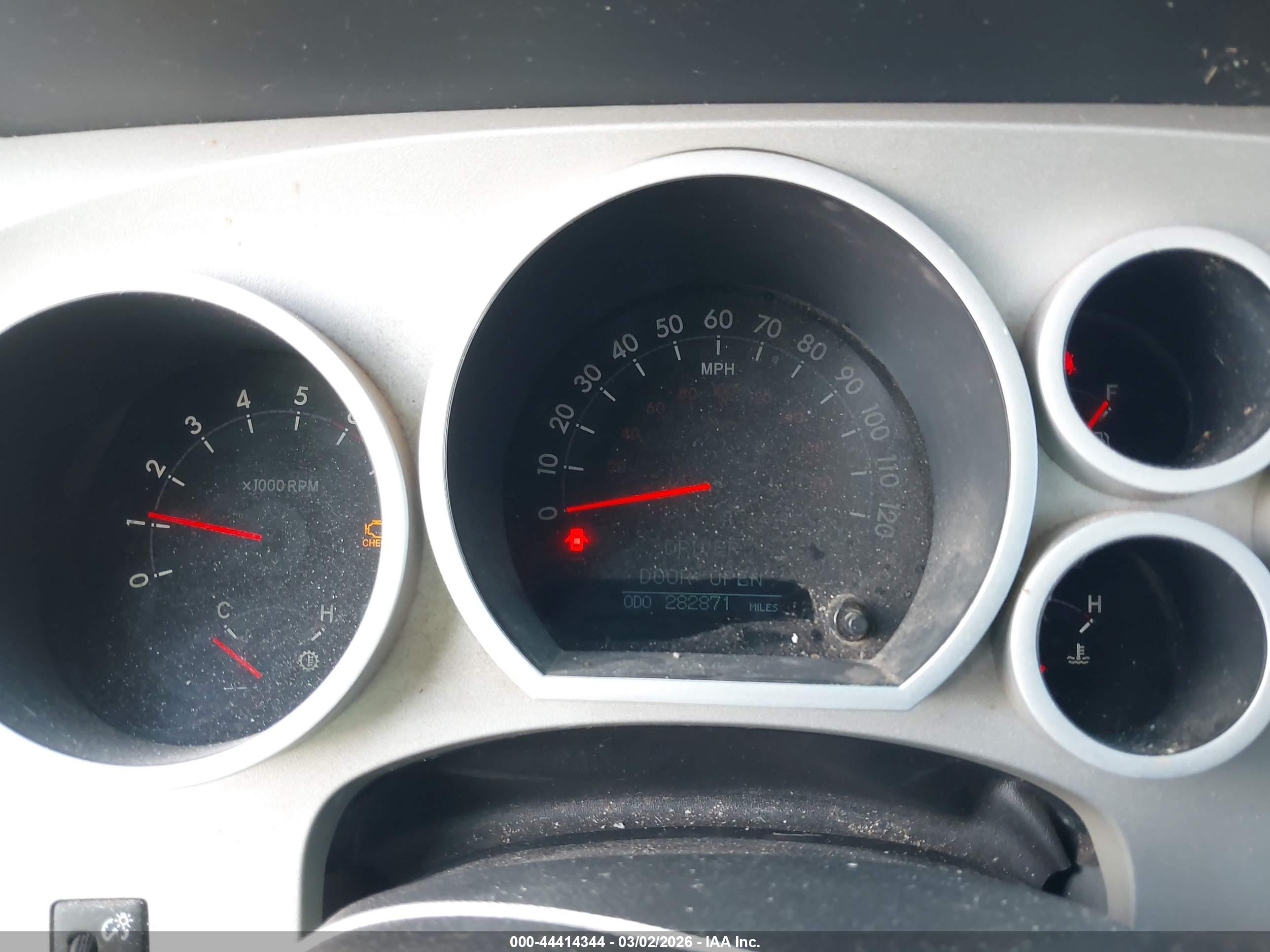 TOYOTA TUNDRA image 7