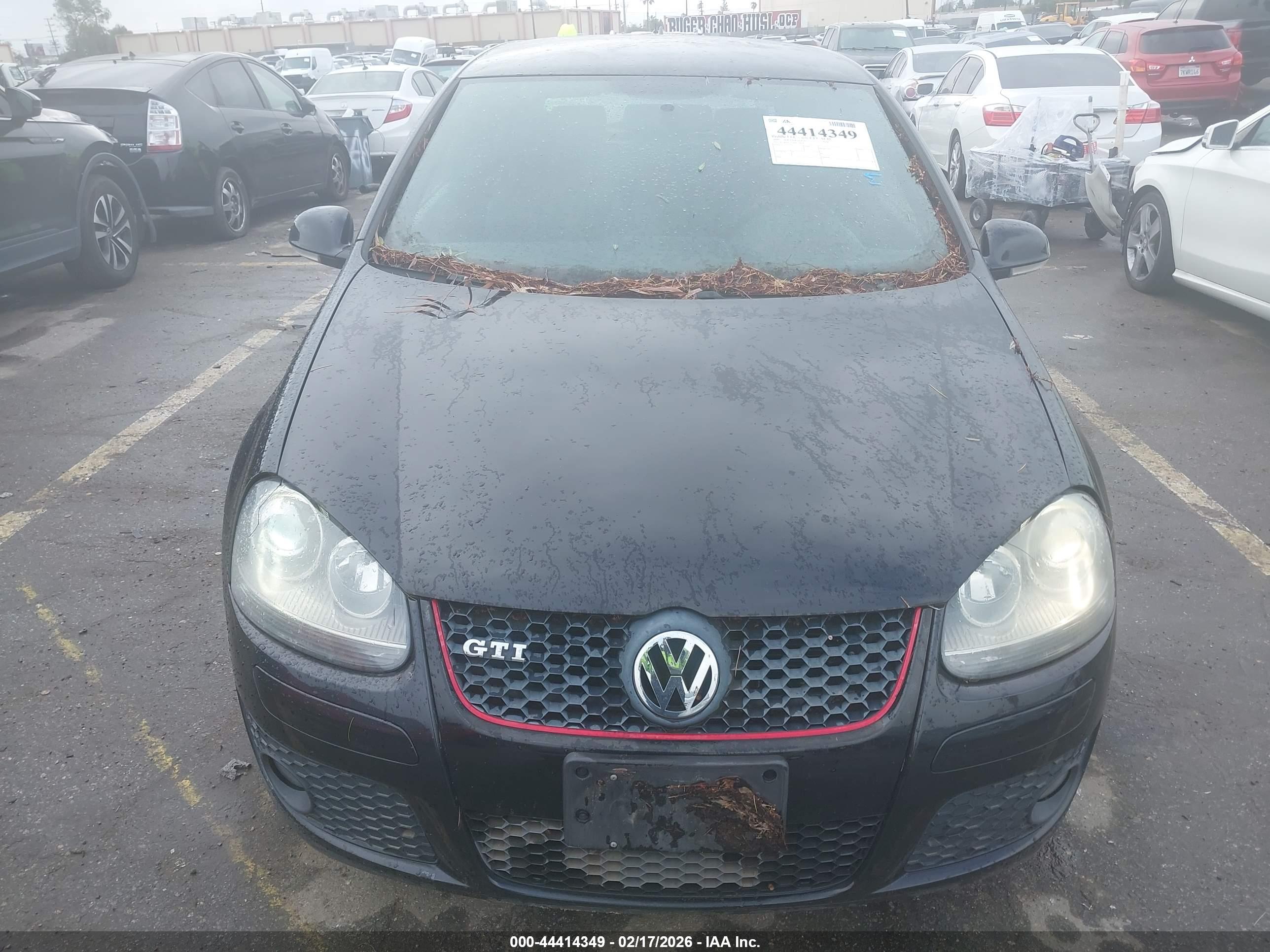 VOLKSWAGEN GTI image 6