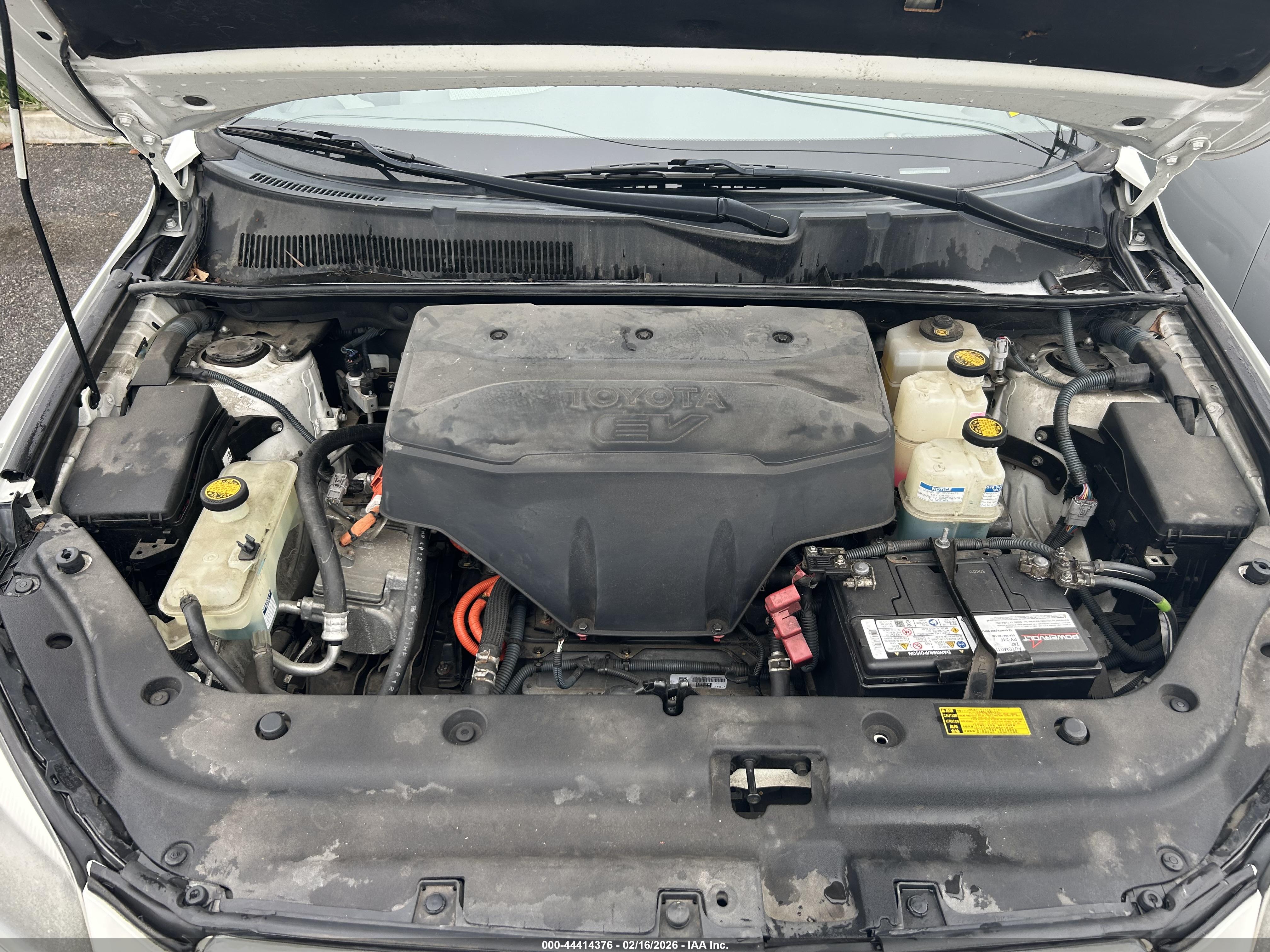 TOYOTA RAV4 image 10