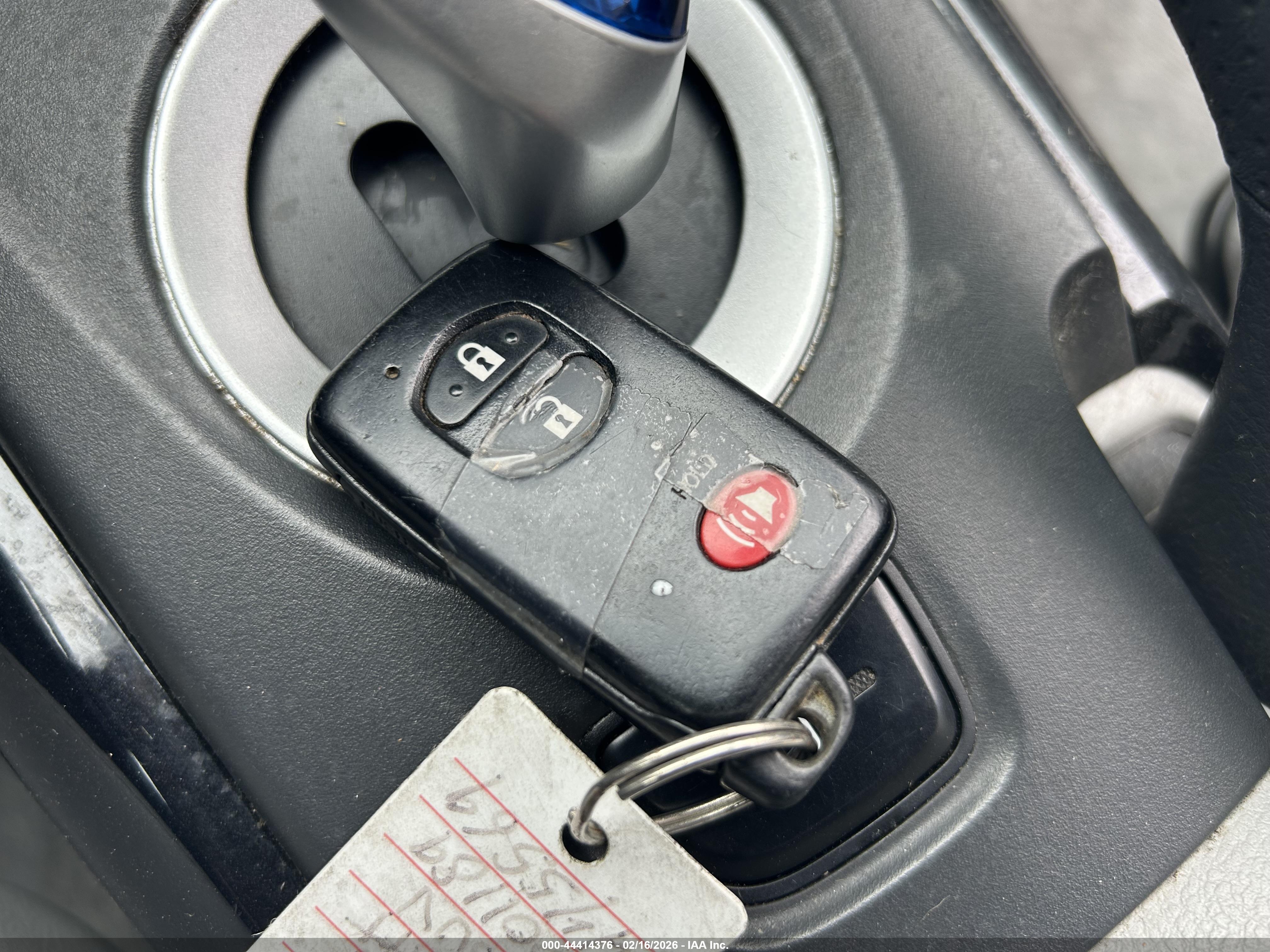 TOYOTA RAV4 image 11