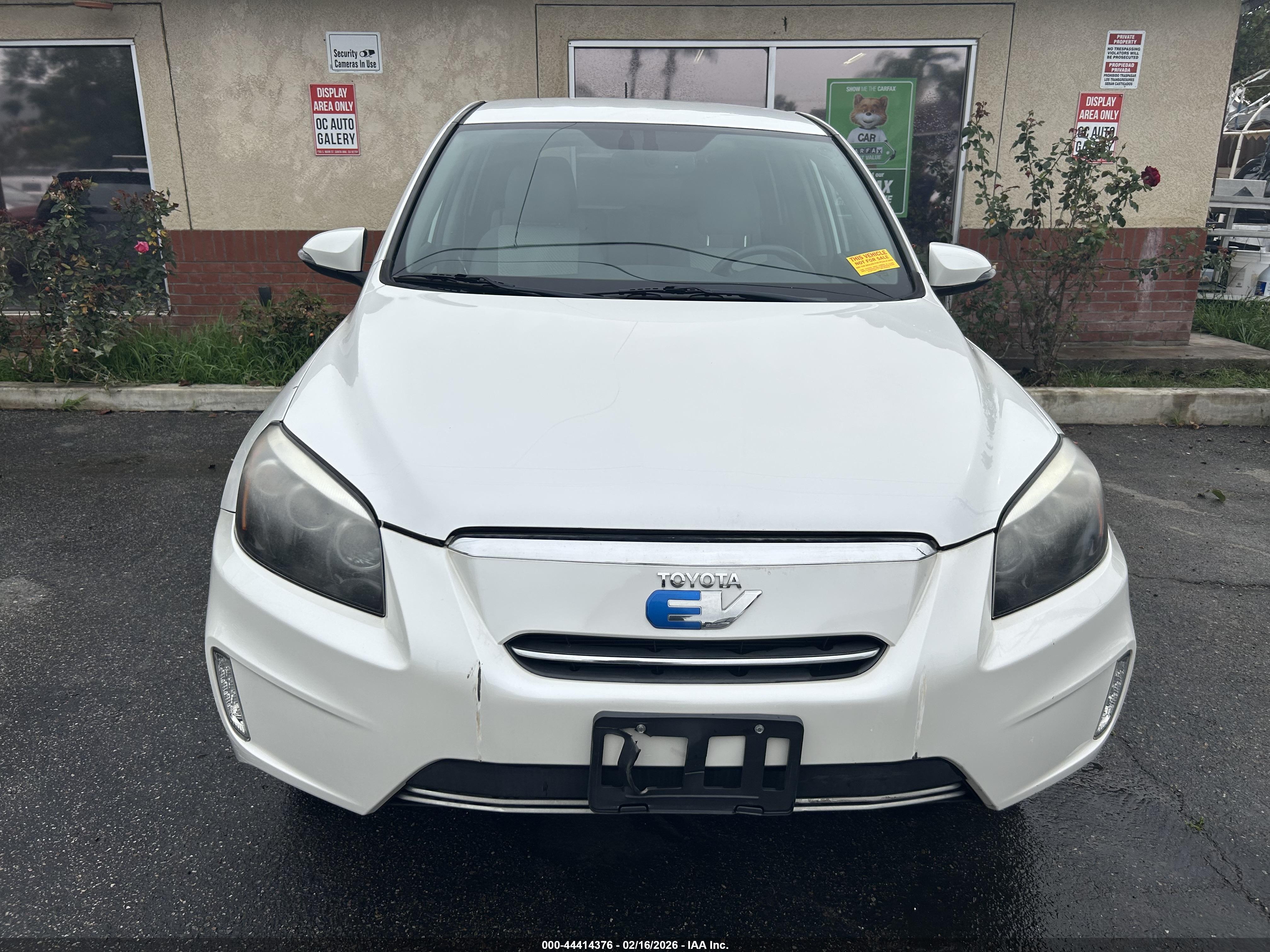 TOYOTA RAV4 image 6
