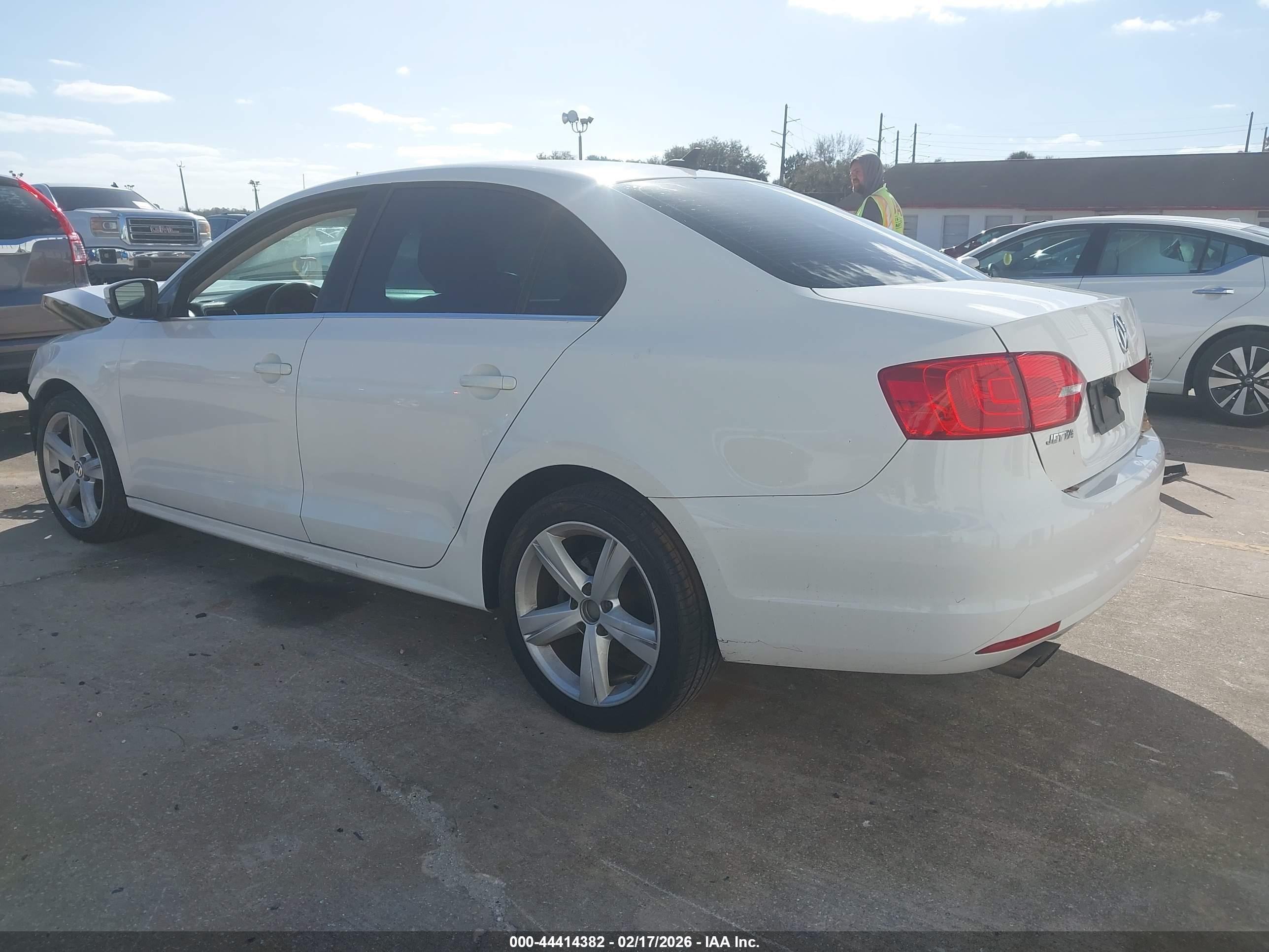 VOLKSWAGEN JETTA image 3
