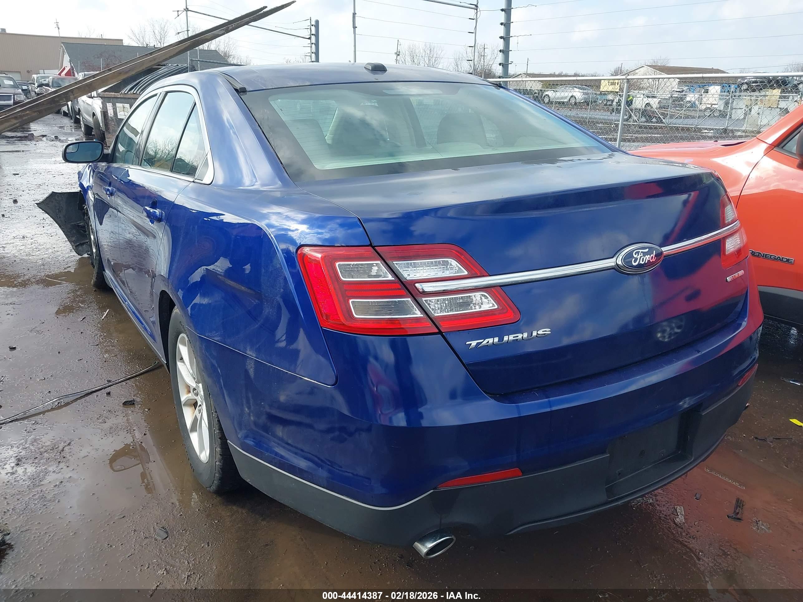 FORD TAURUS image 3