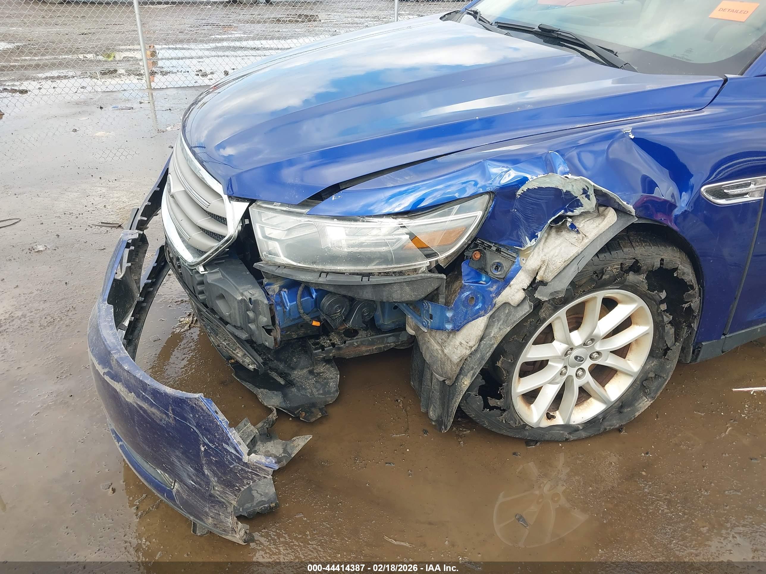 FORD TAURUS image 6