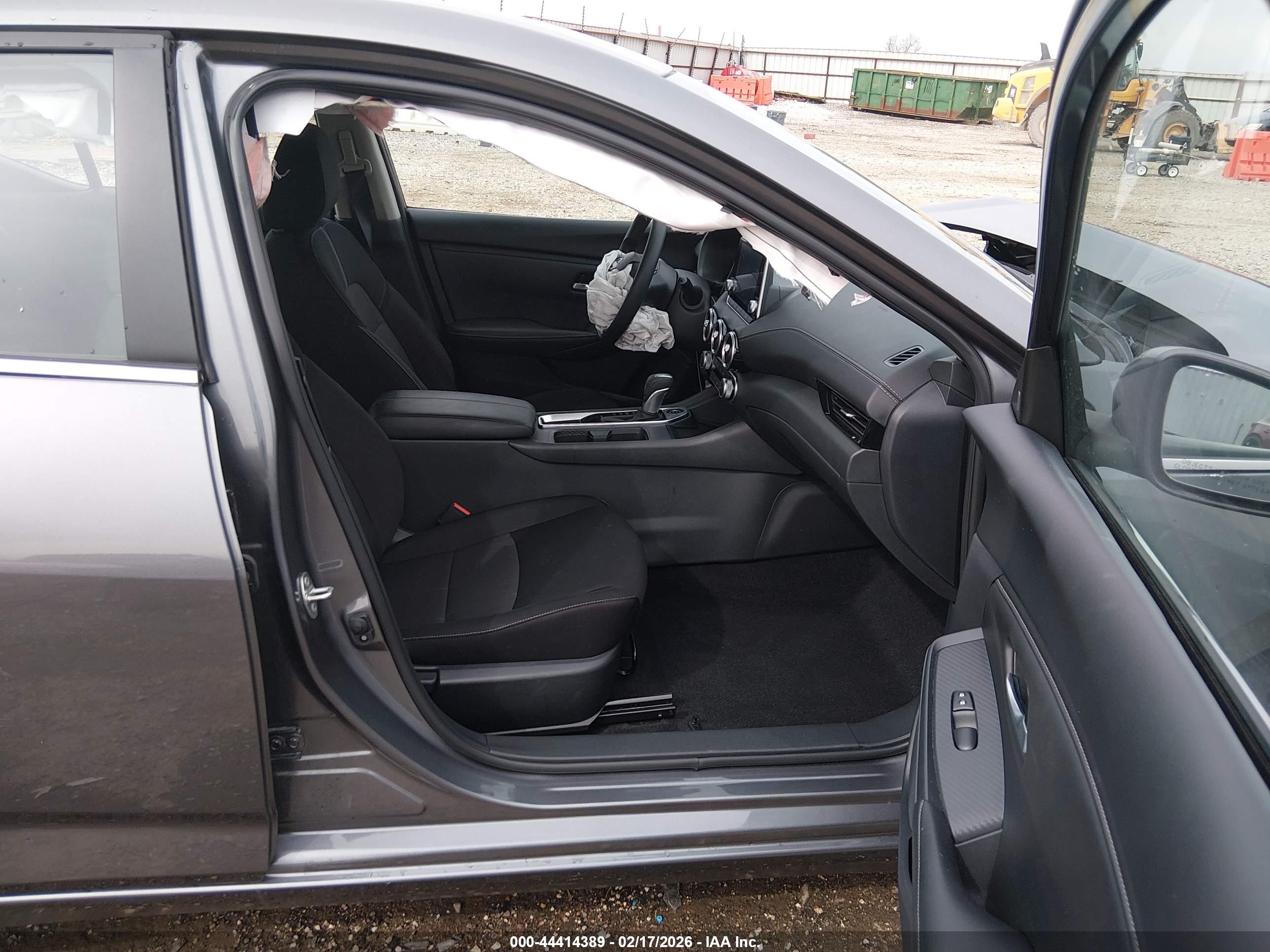 NISSAN SENTRA image 5