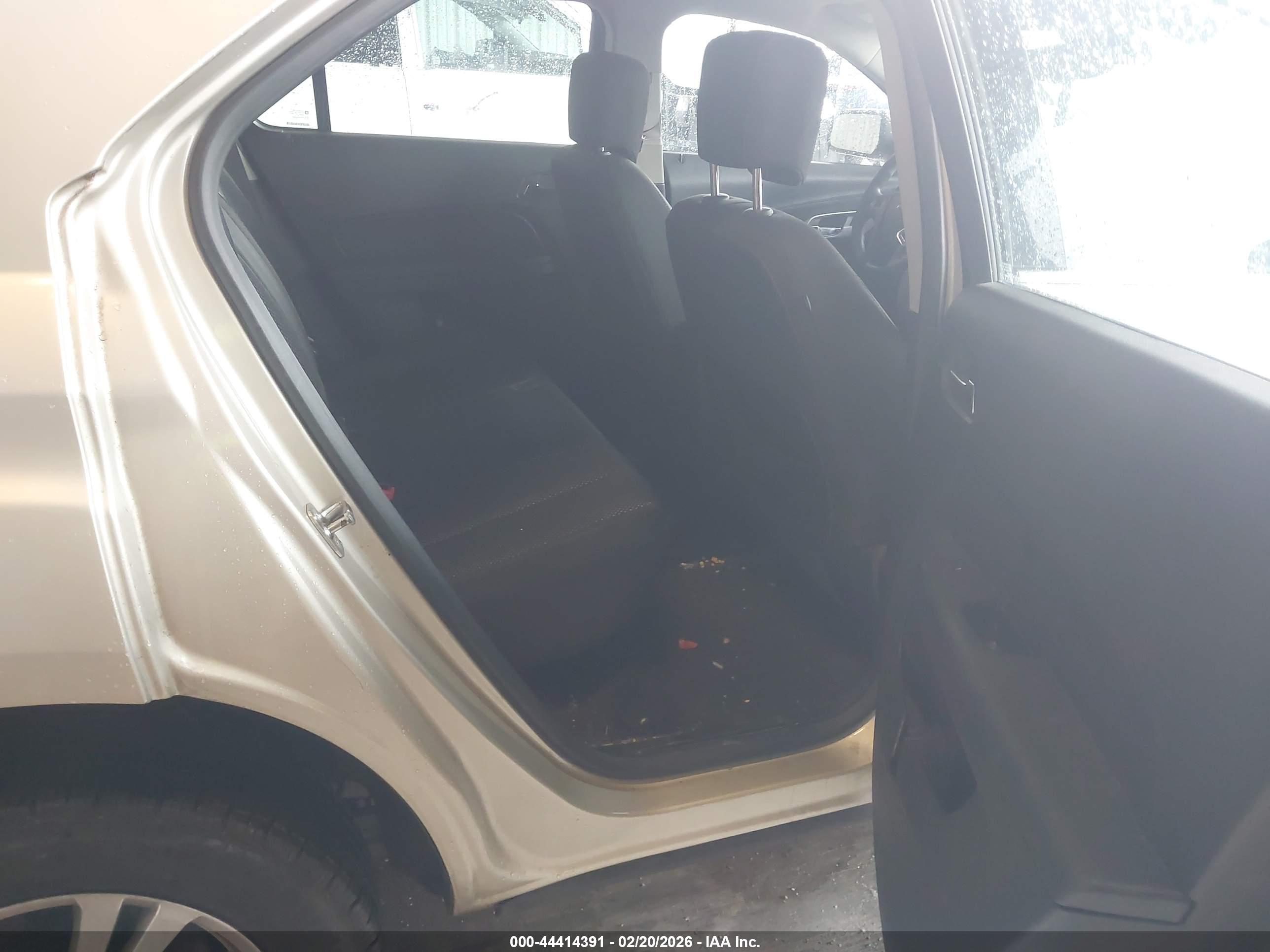 CHEVROLET EQUINOX image 8