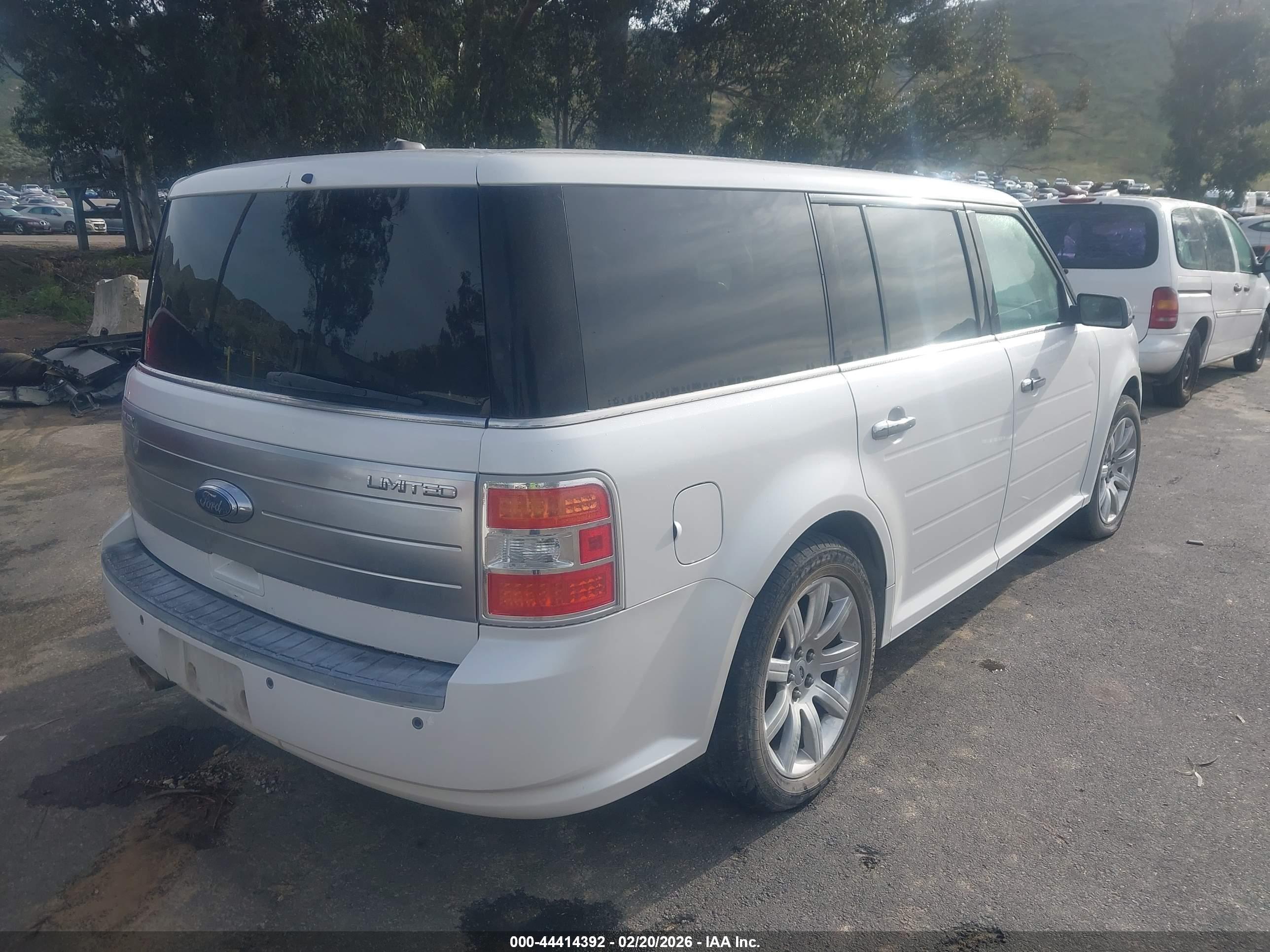 FORD FLEX image 4