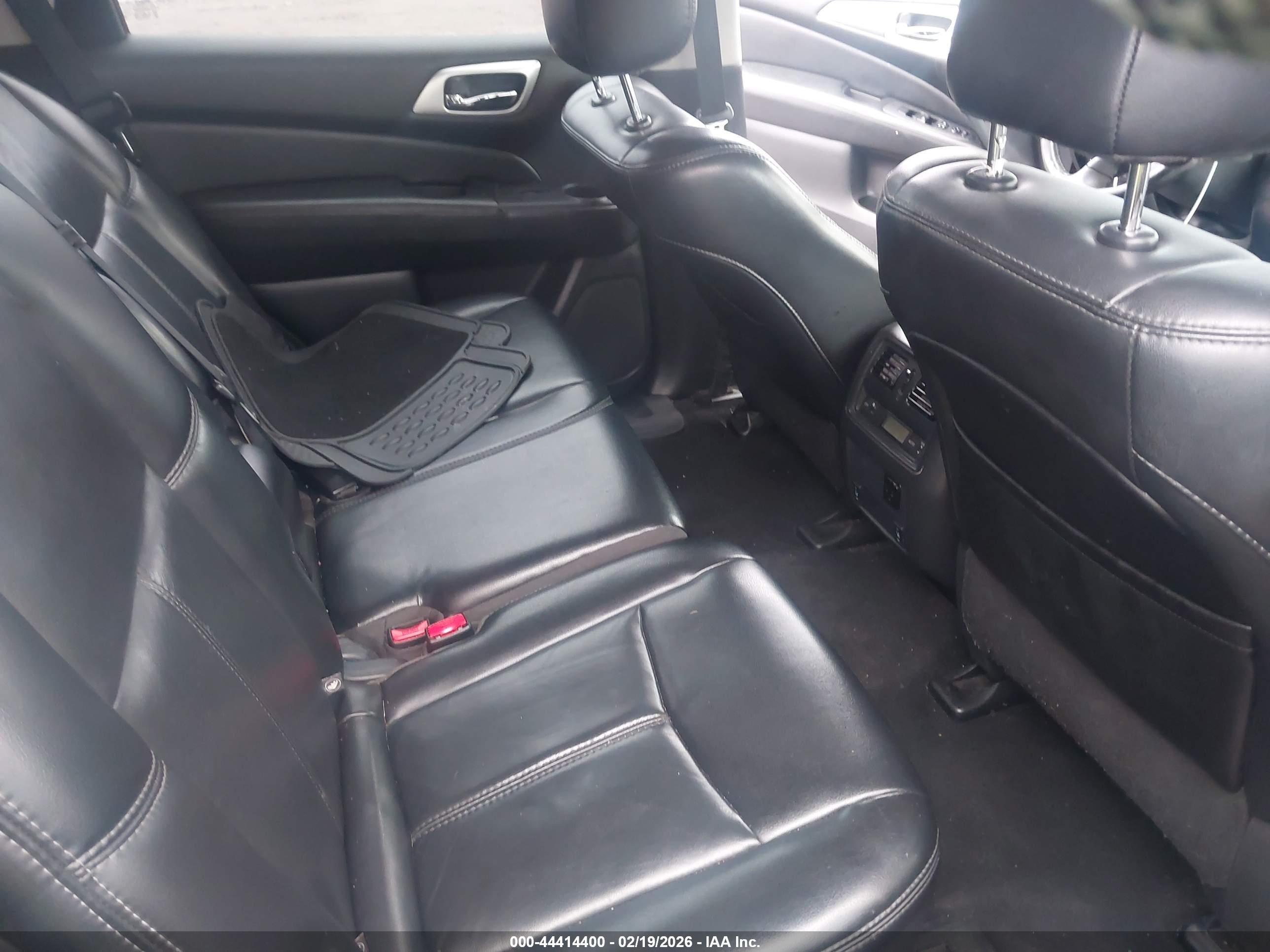 NISSAN PATHFINDER image 8
