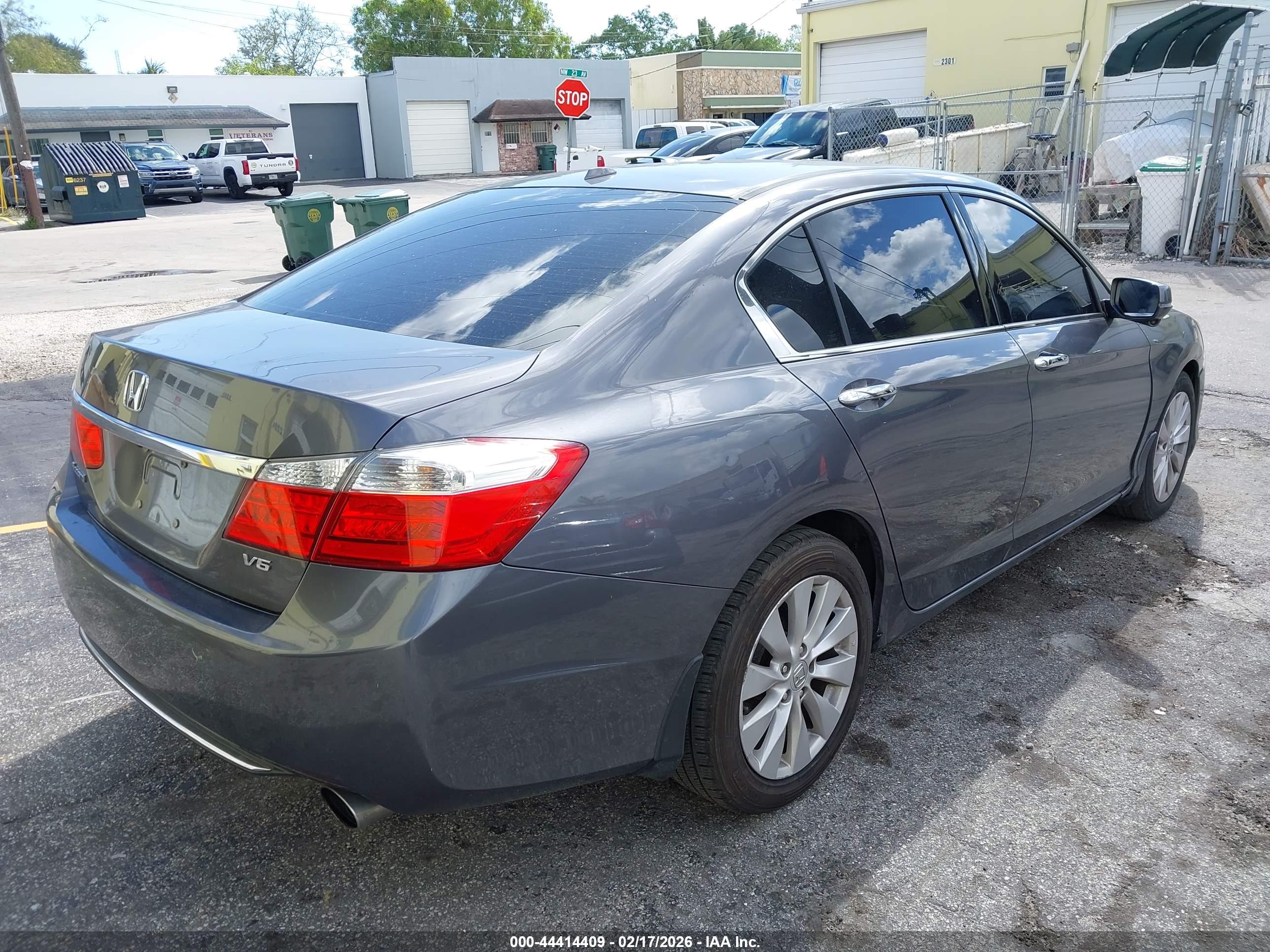 HONDA ACCORD image 4