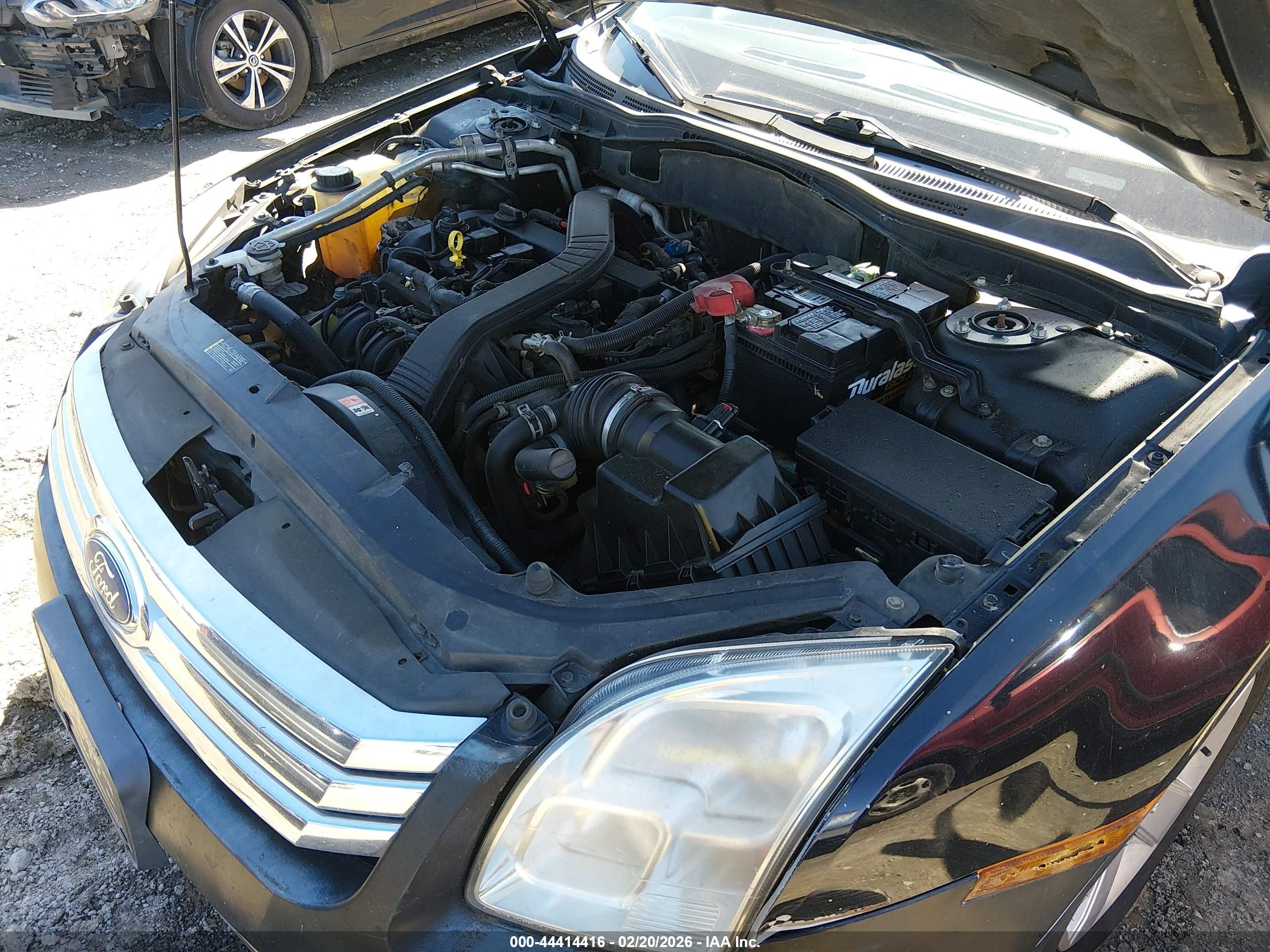 FORD FUSION image 10