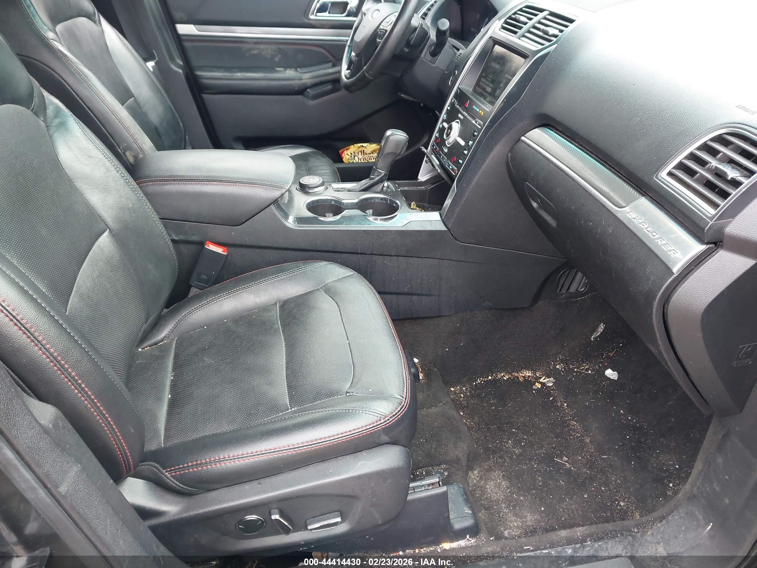 FORD EXPLORER image 5