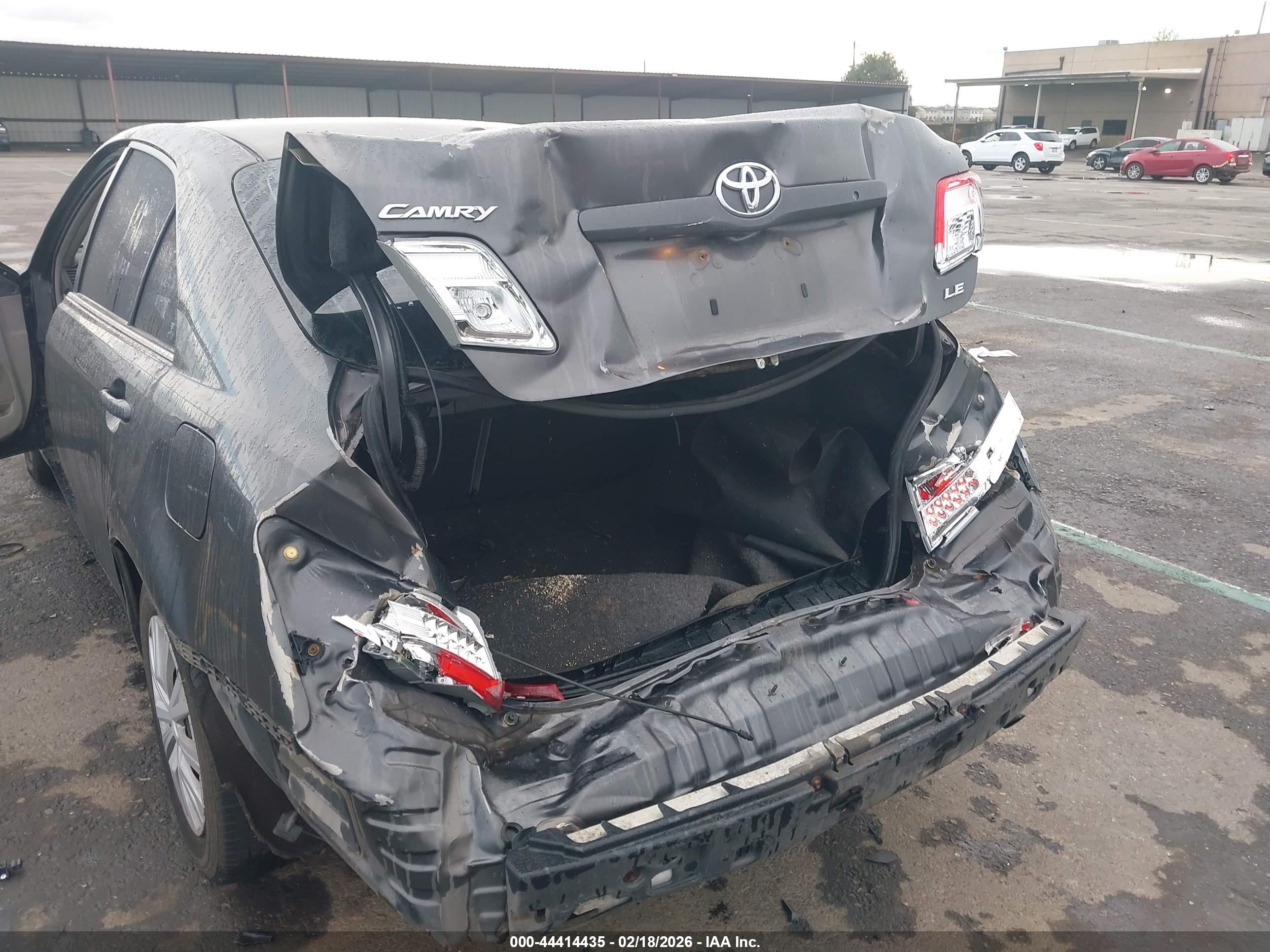 TOYOTA CAMRY image 6