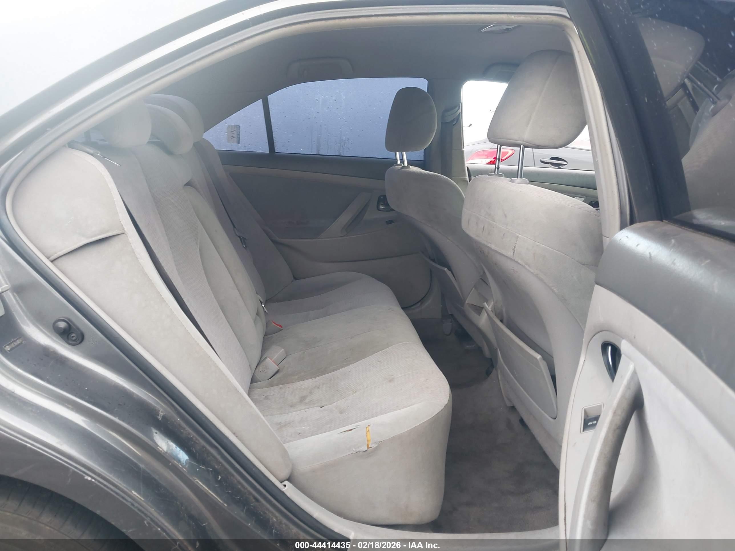 TOYOTA CAMRY image 8