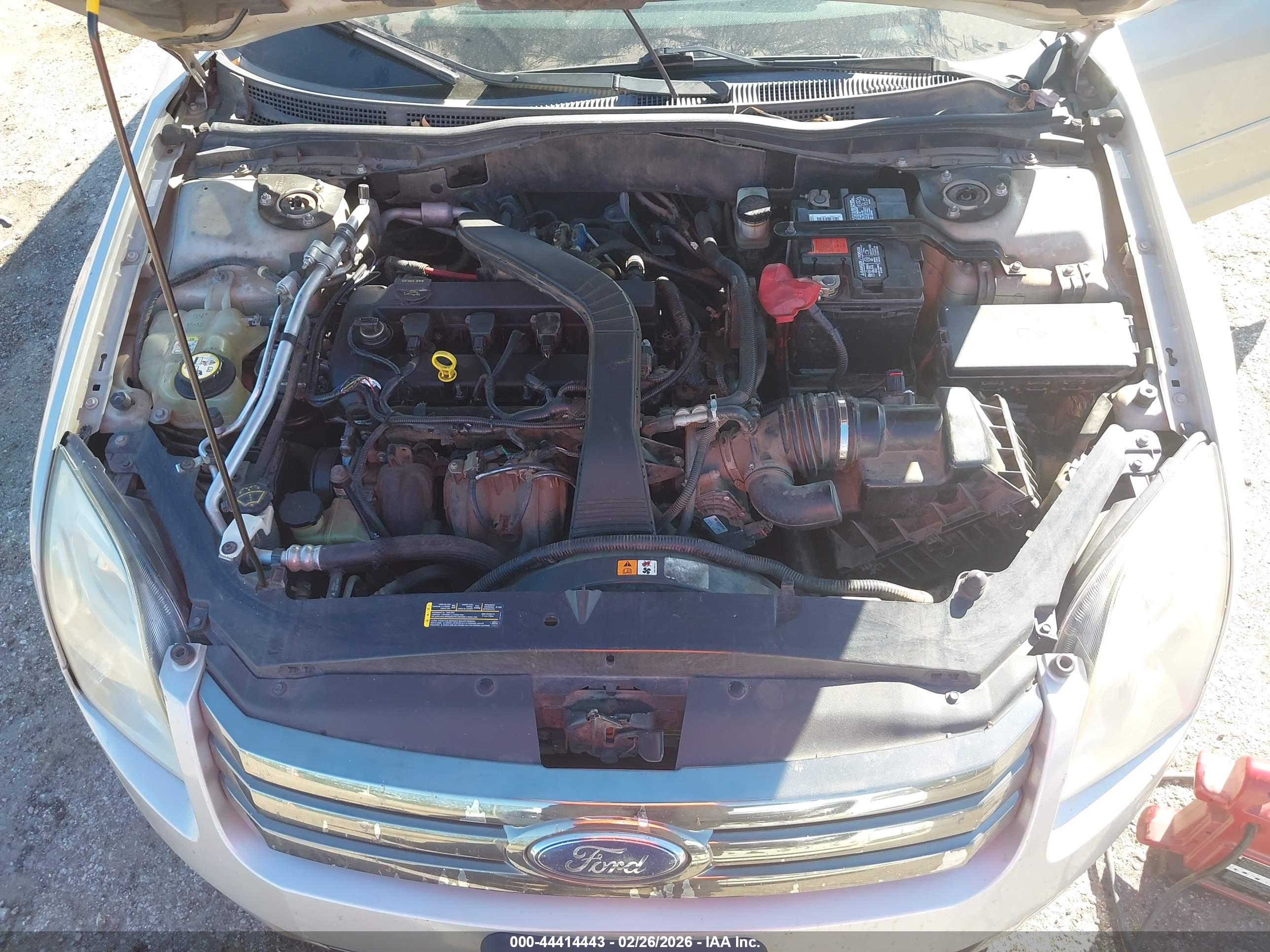 FORD FUSION image 10