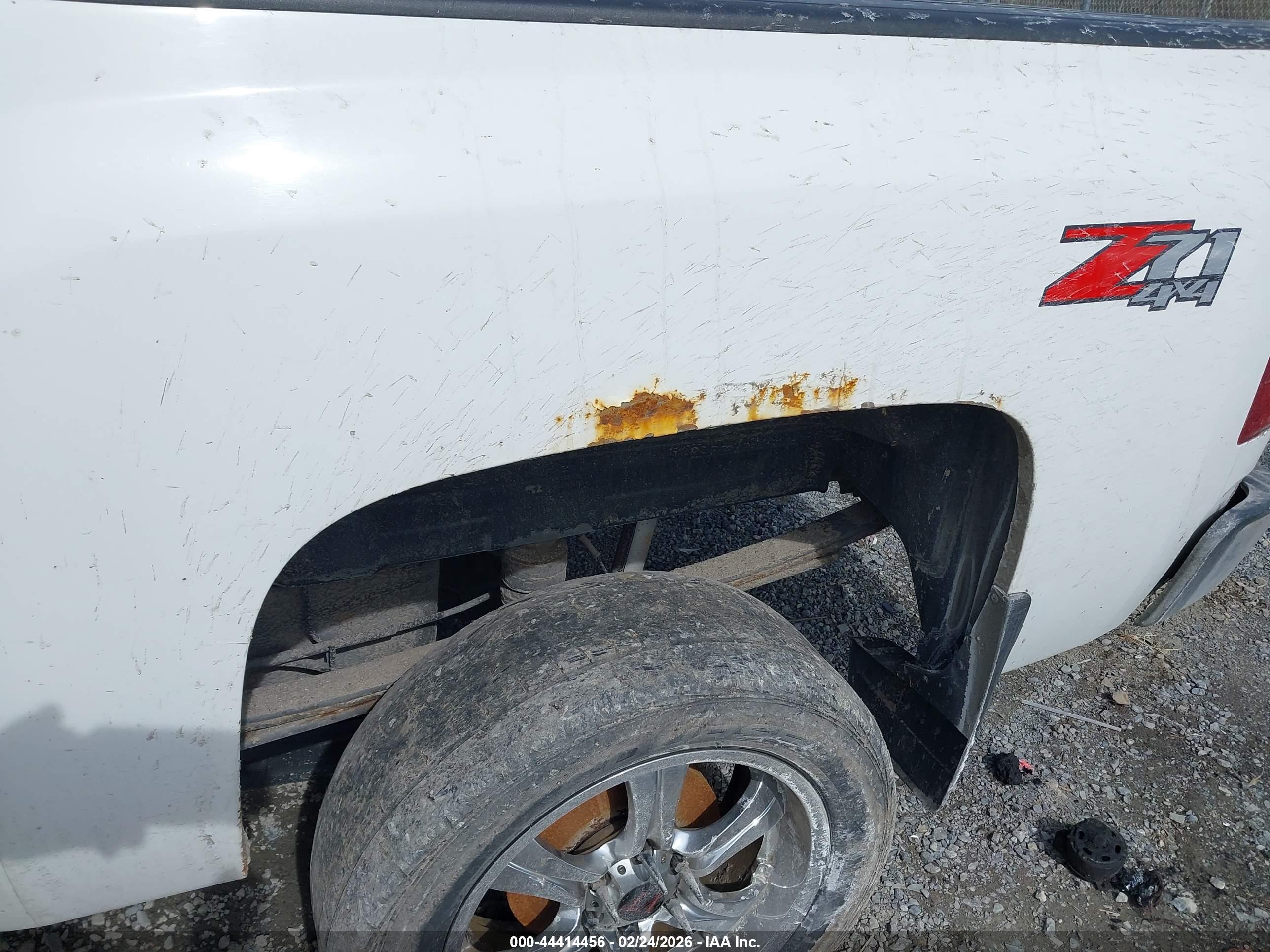 CHEVROLET SILVERADO image 6