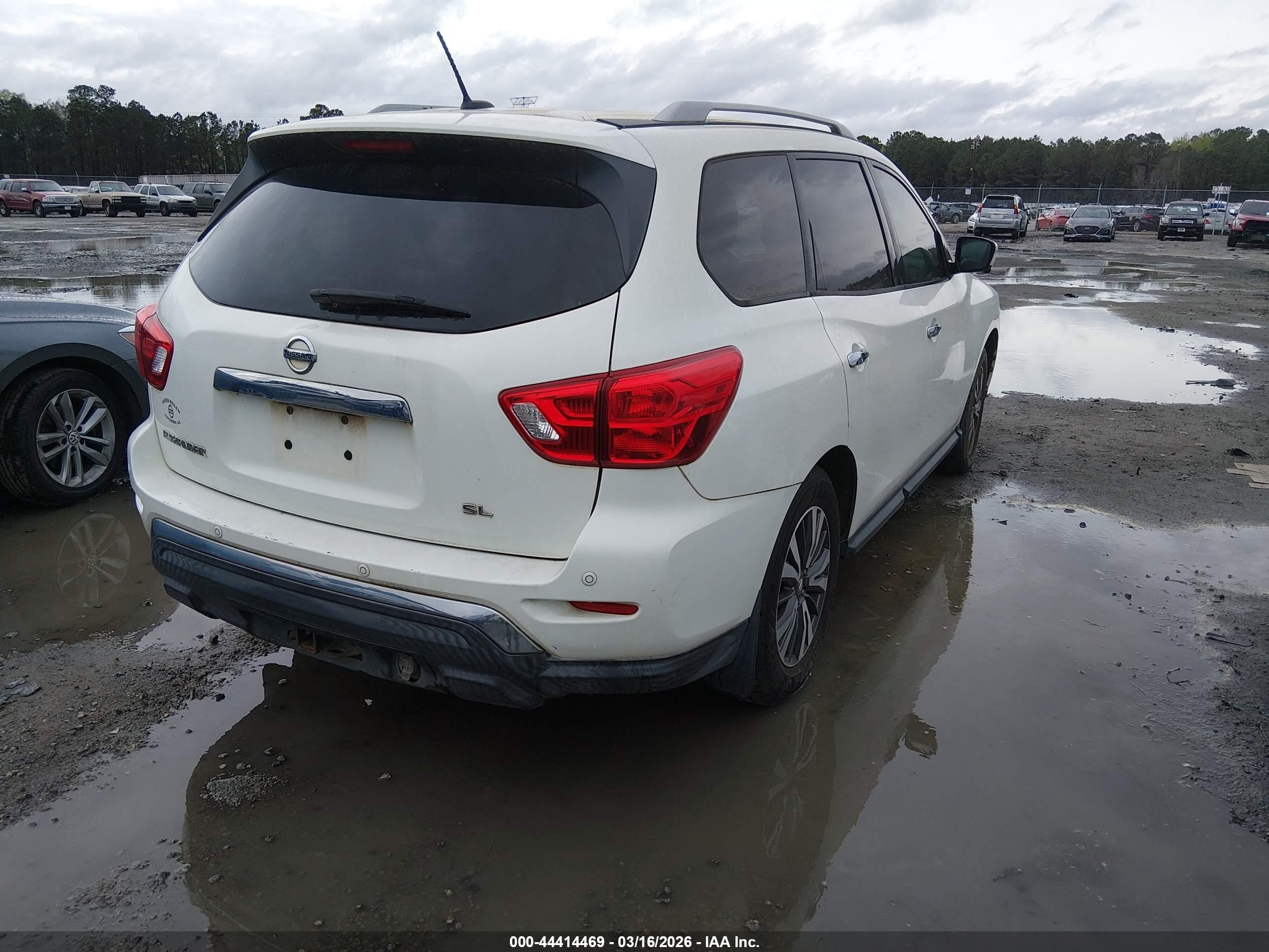 NISSAN PATHFINDER image 4