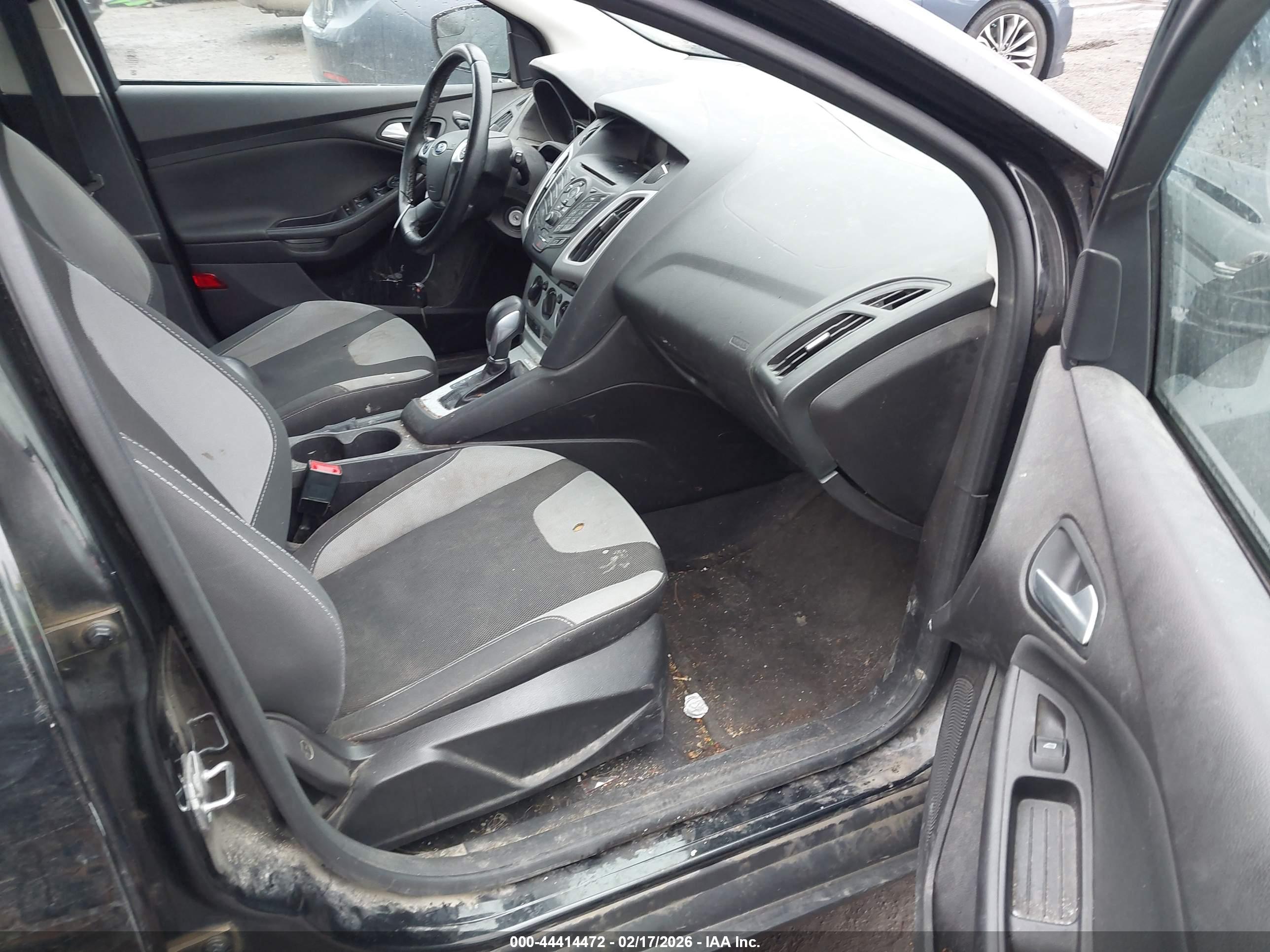 FORD FOCUS image 5