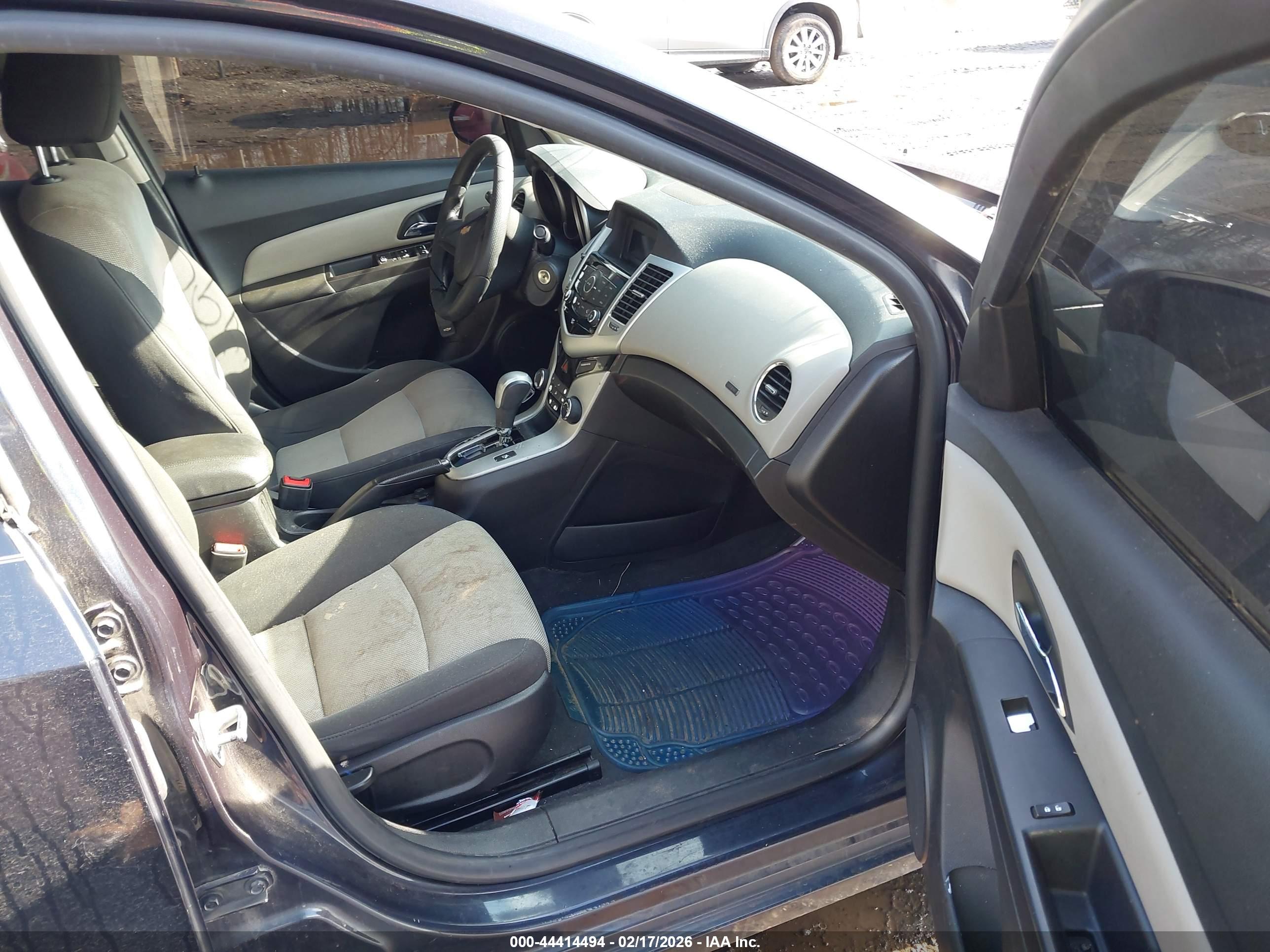 CHEVROLET CRUZE image 5