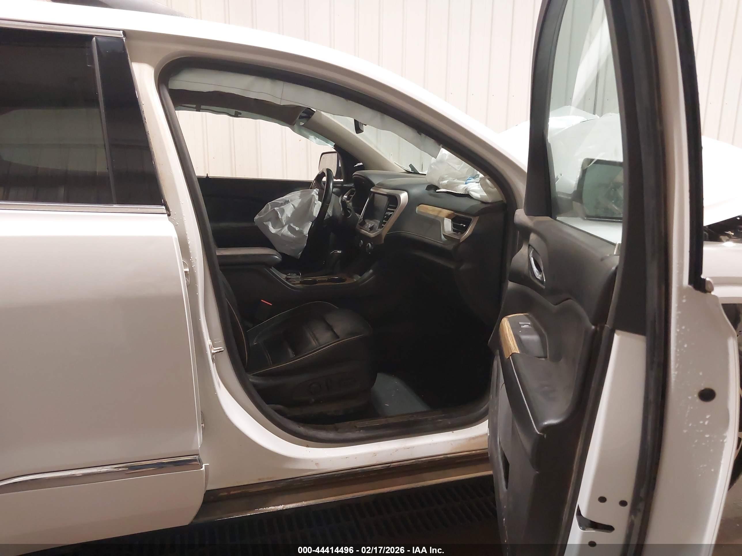 GMC ACADIA image 5