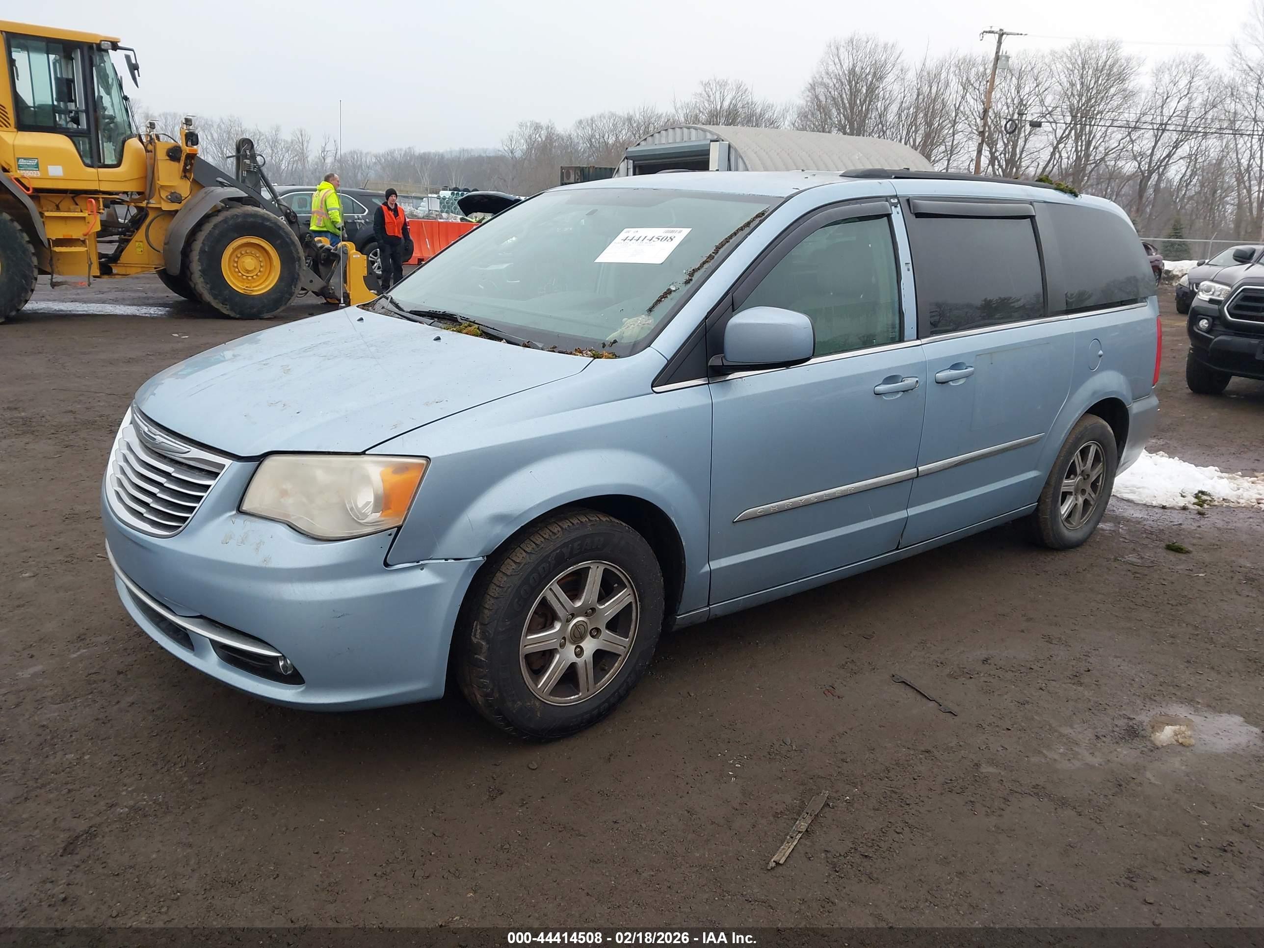 CHRYSLER TOWN image 2