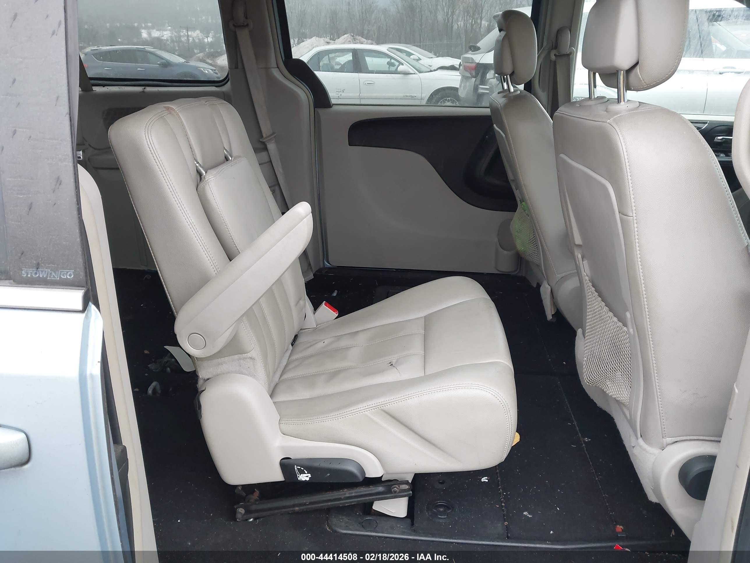 CHRYSLER TOWN image 8